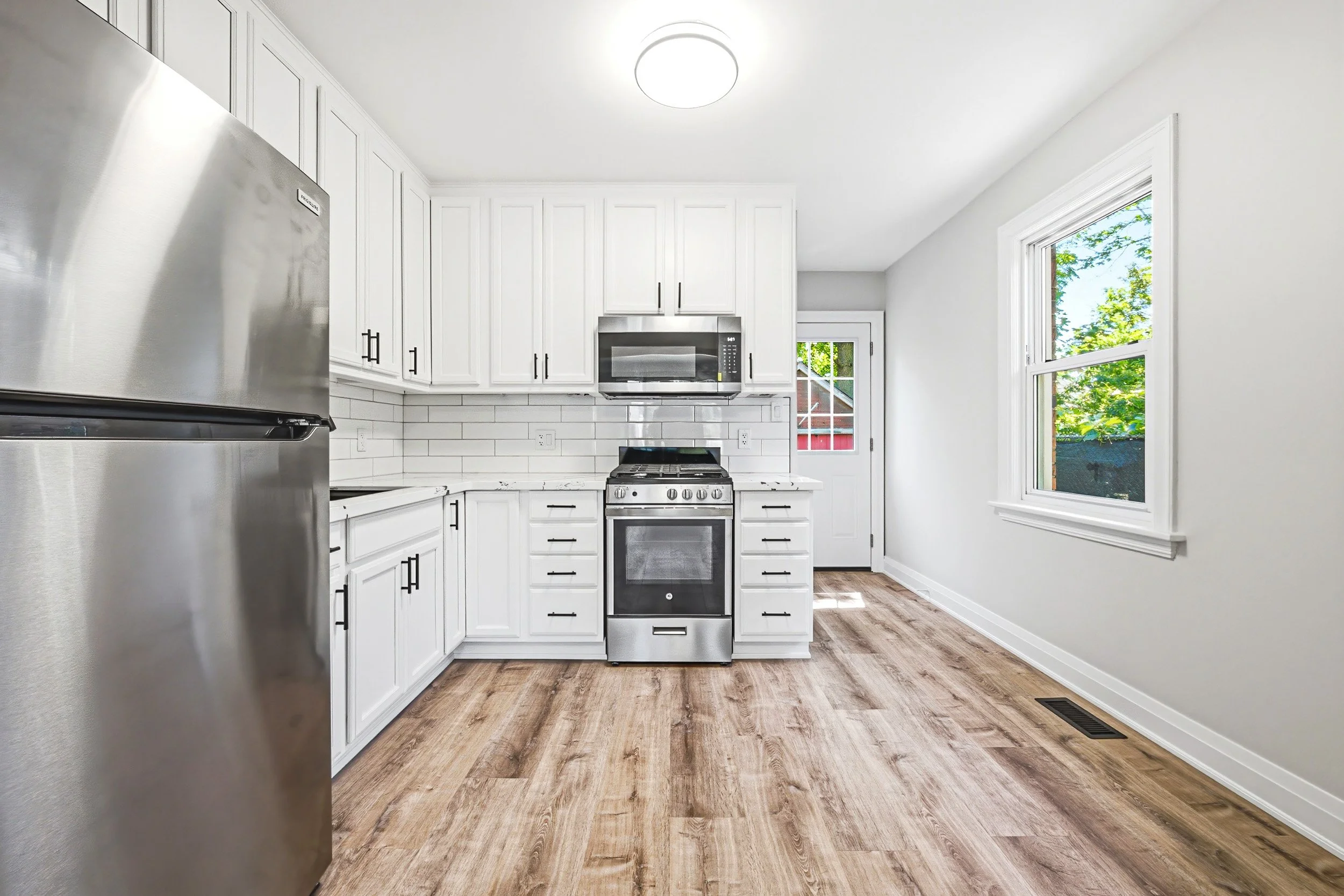 7 - 203 W 2nd St, Hamilton.jpg