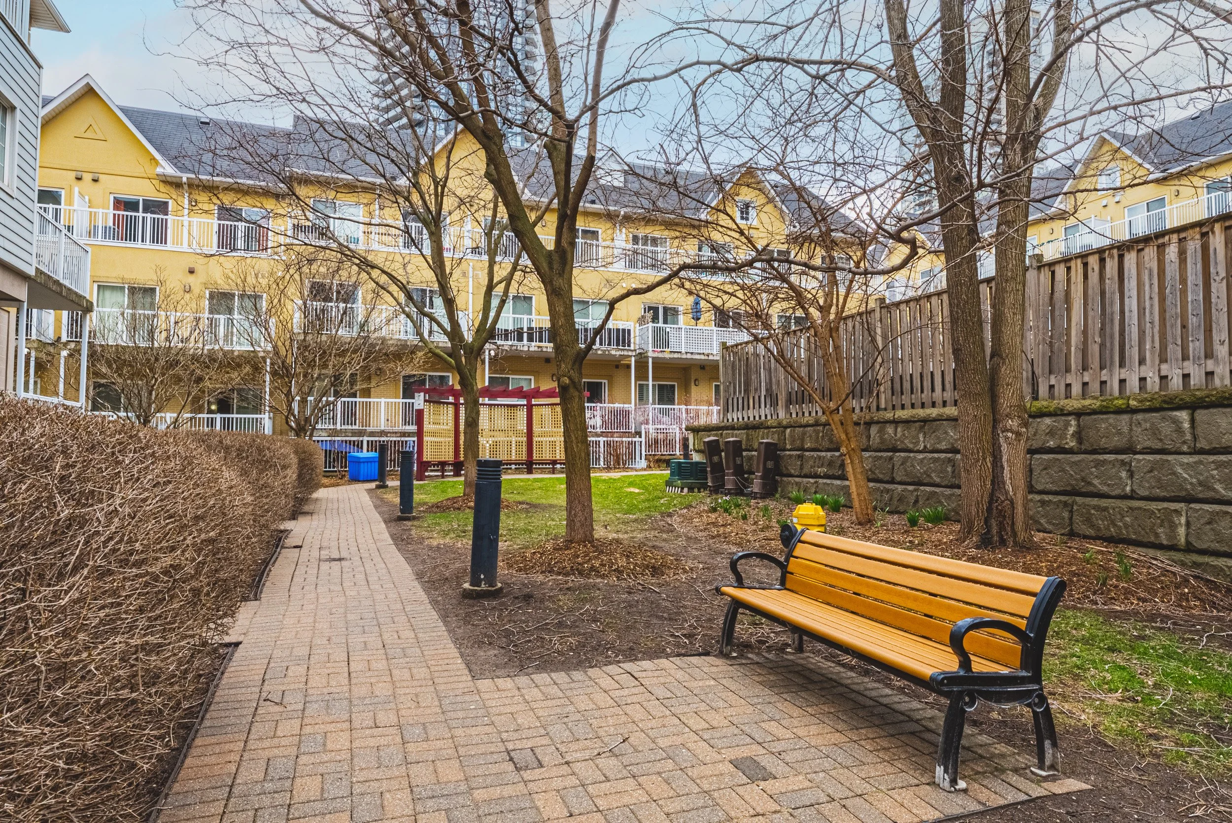 23 - 171 Bleecker St #222, Toronto.jpg