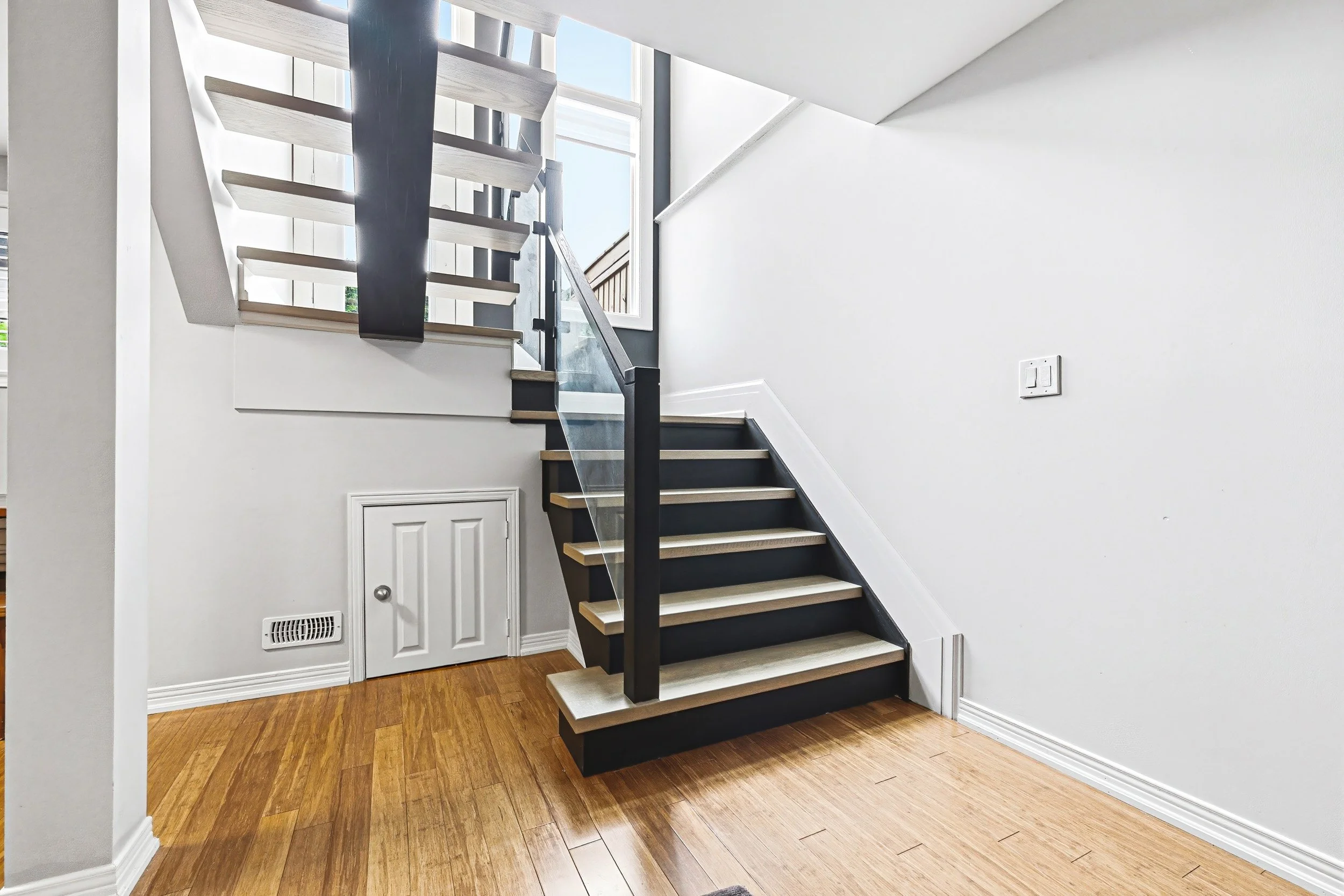 27 - 4220 Sarazen DR Unit 7, Burlington.jpg