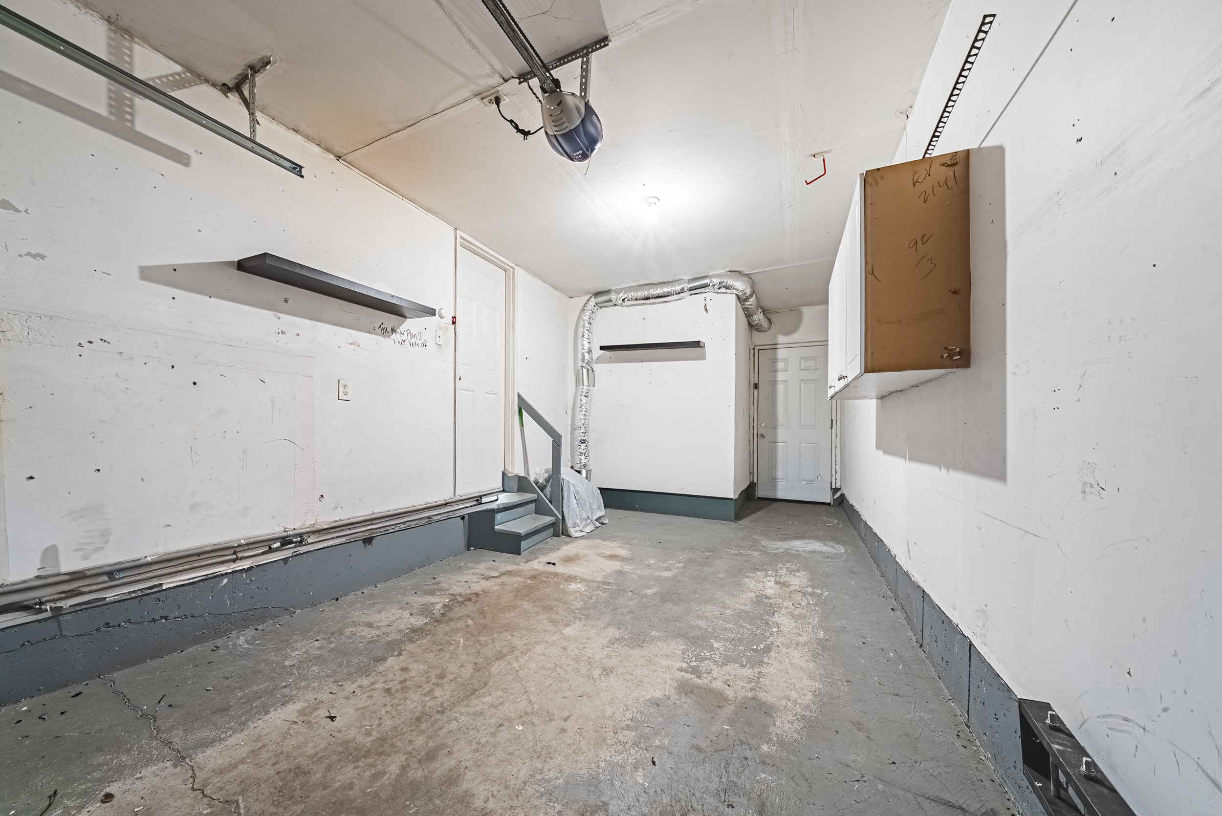 45-35 Thames Wy Hamilton.jpg