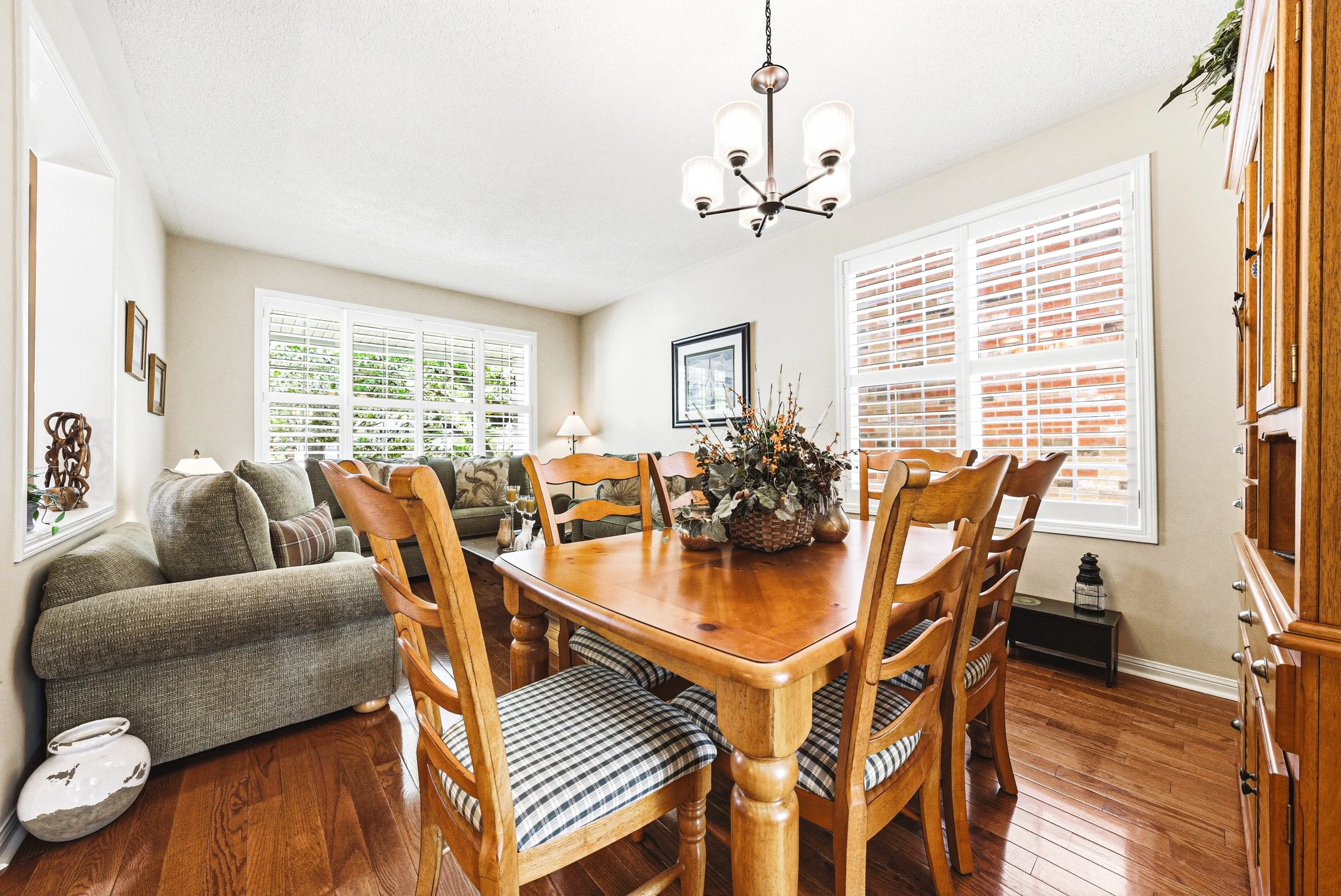 5 - 1588 Ramshaw Cres, Milton.jpg