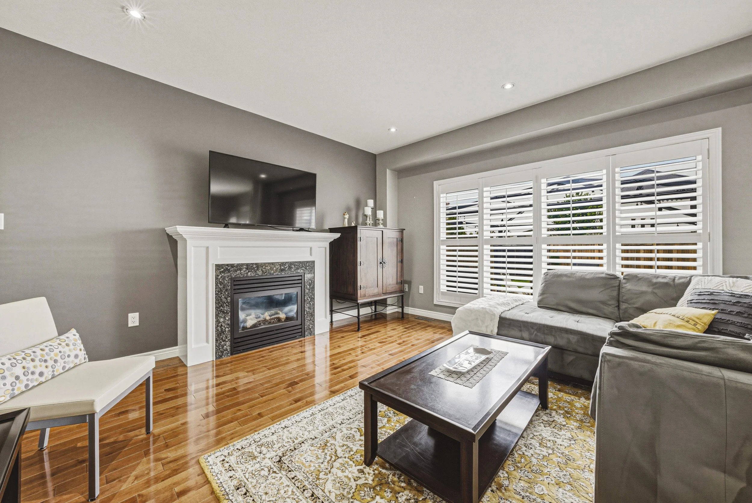 11 - 419 Dicenzo Dr, Hamilton.jpg