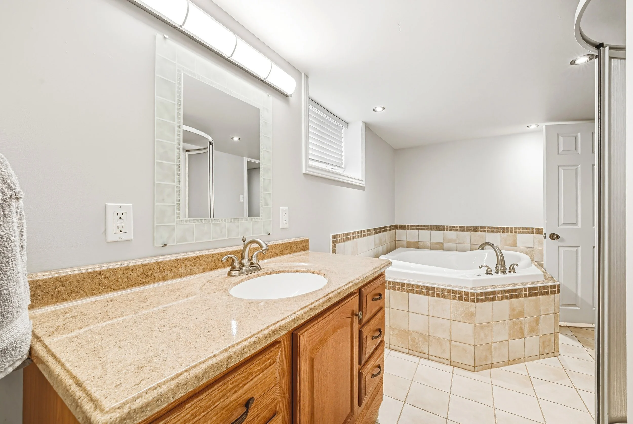 26 - 165 E 38th St, Hamilton.jpg