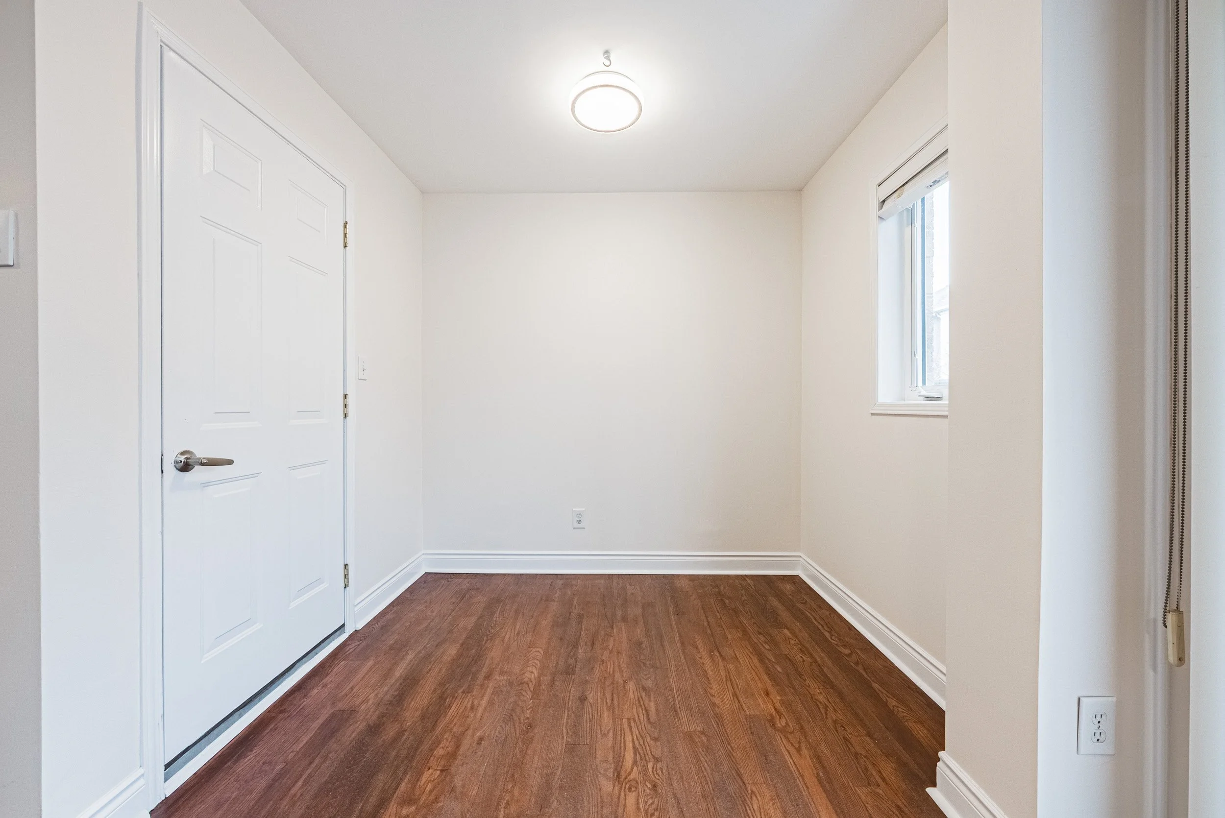 11 - 2412 Curtis Rd, Burlington.jpg