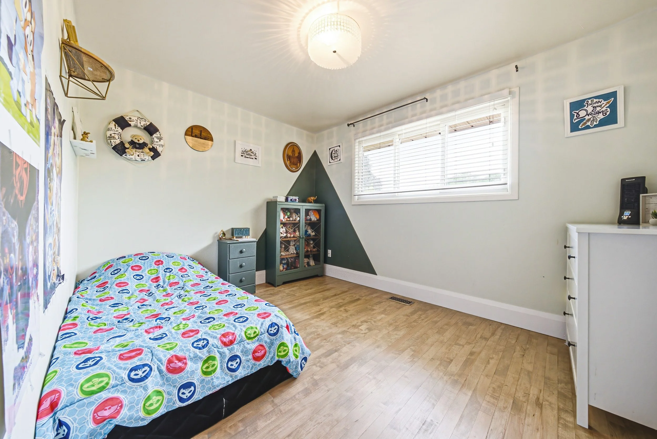 30 - 364 Fennell Ave W, Hamilton.jpg