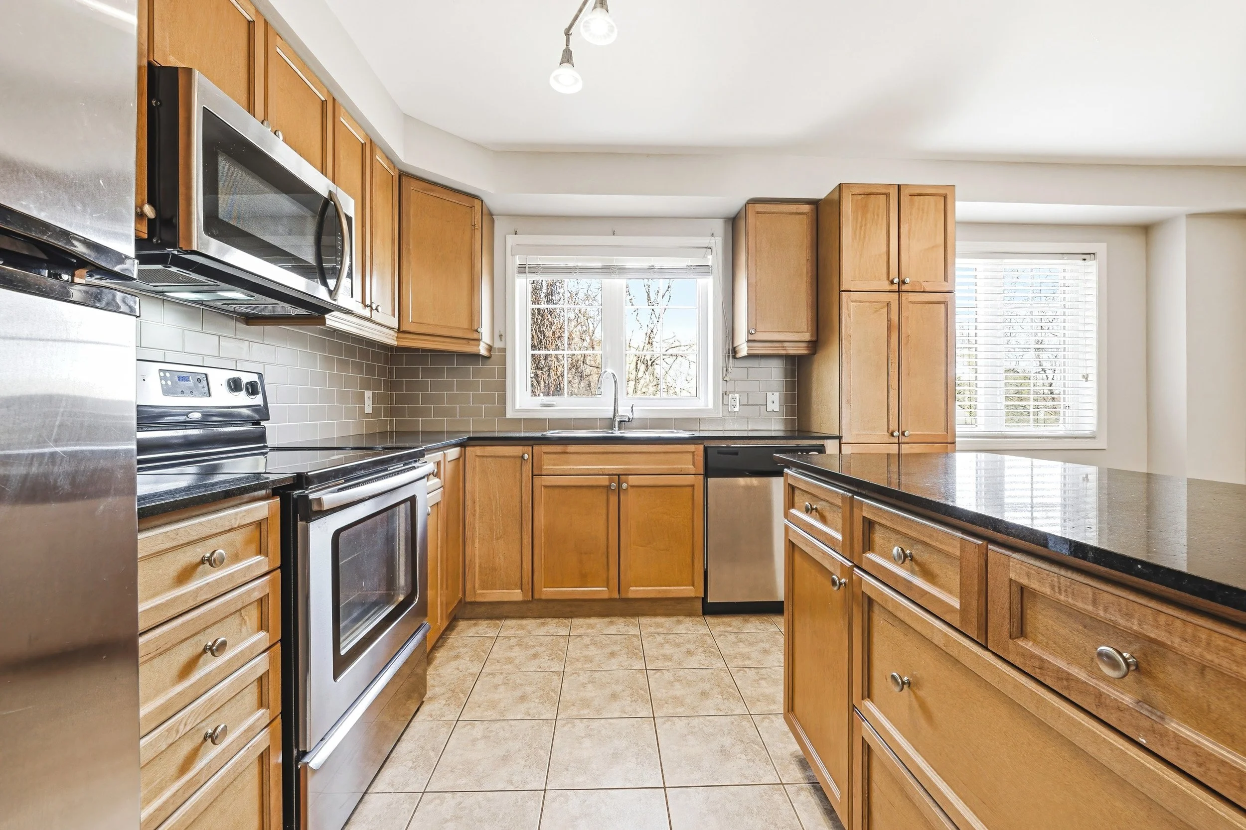 17 - 470 Beach Blvd #8, Hamilton.jpg