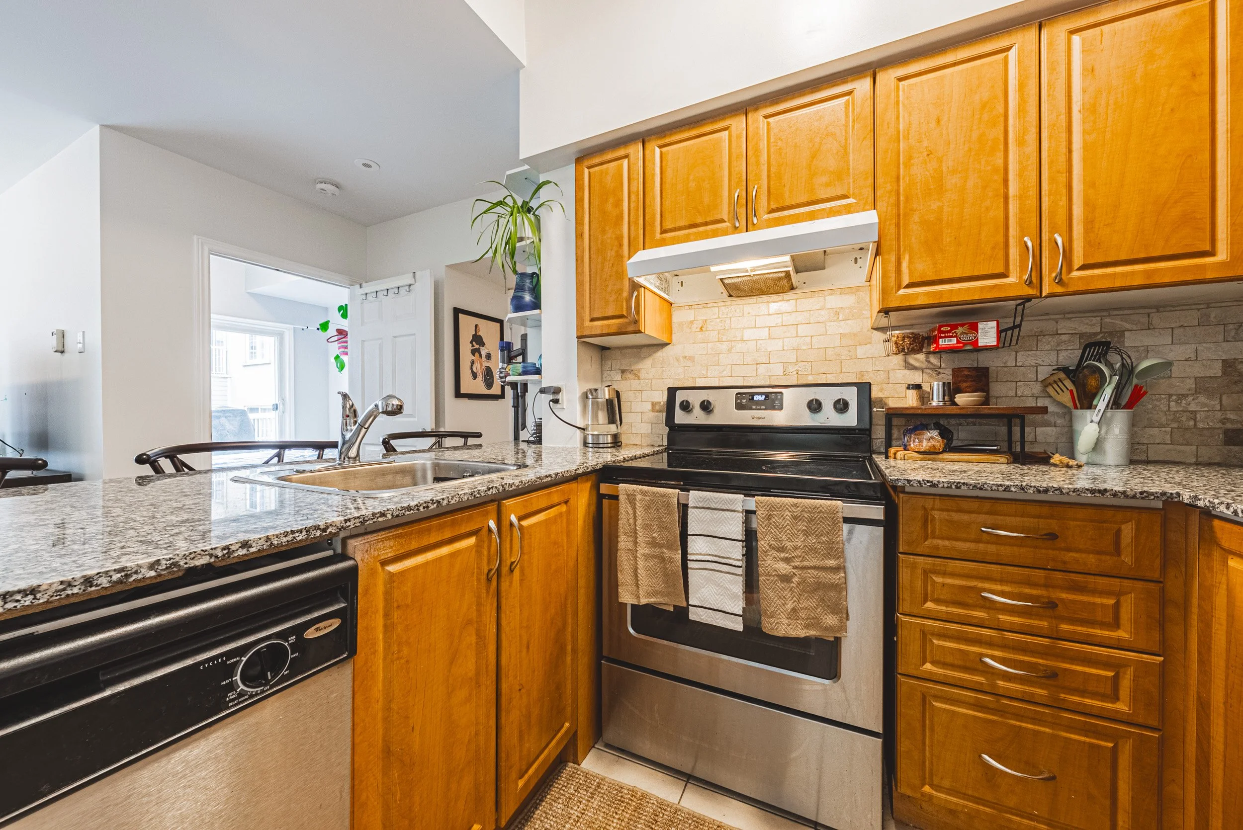 8 - 171 Bleecker St #222, Toronto.jpg