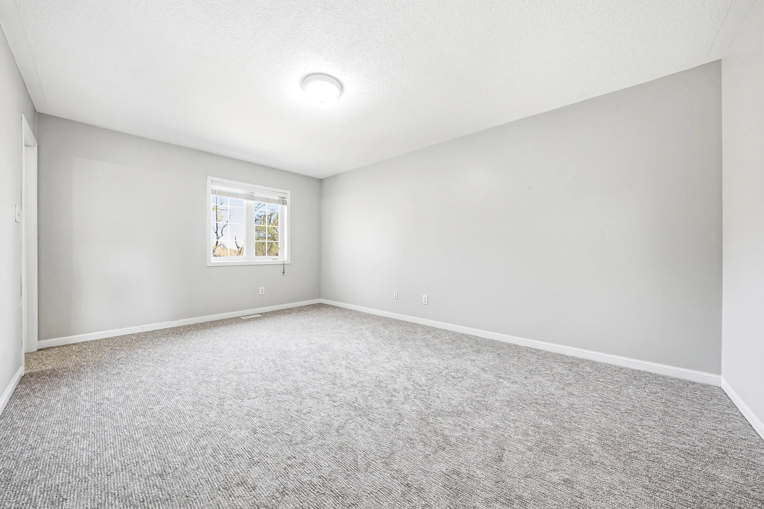 24 - 470 Beach Blvd #8, Hamilton.jpg