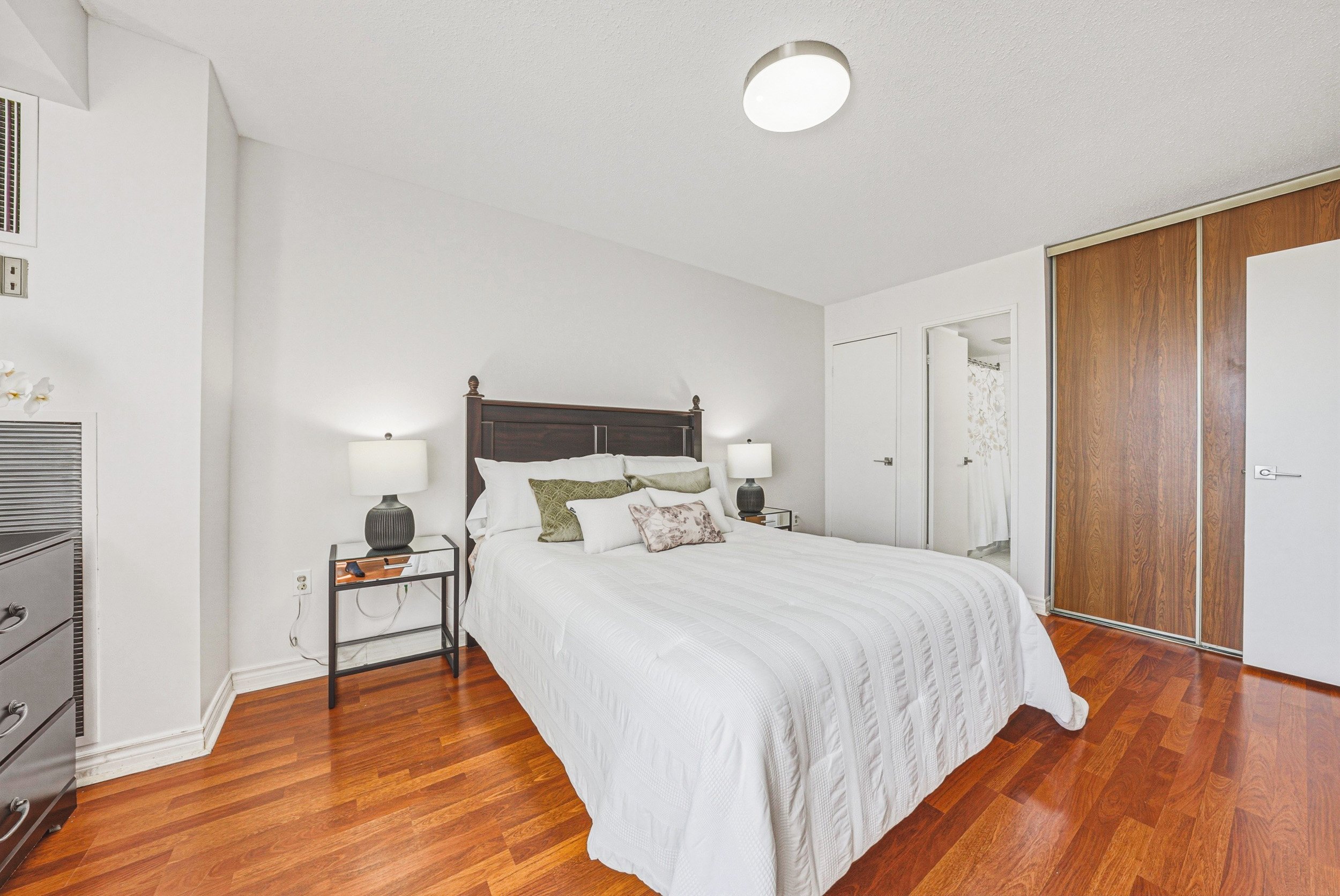 20 - 2055 Upper Middle Rd #705, Burlington.jpg