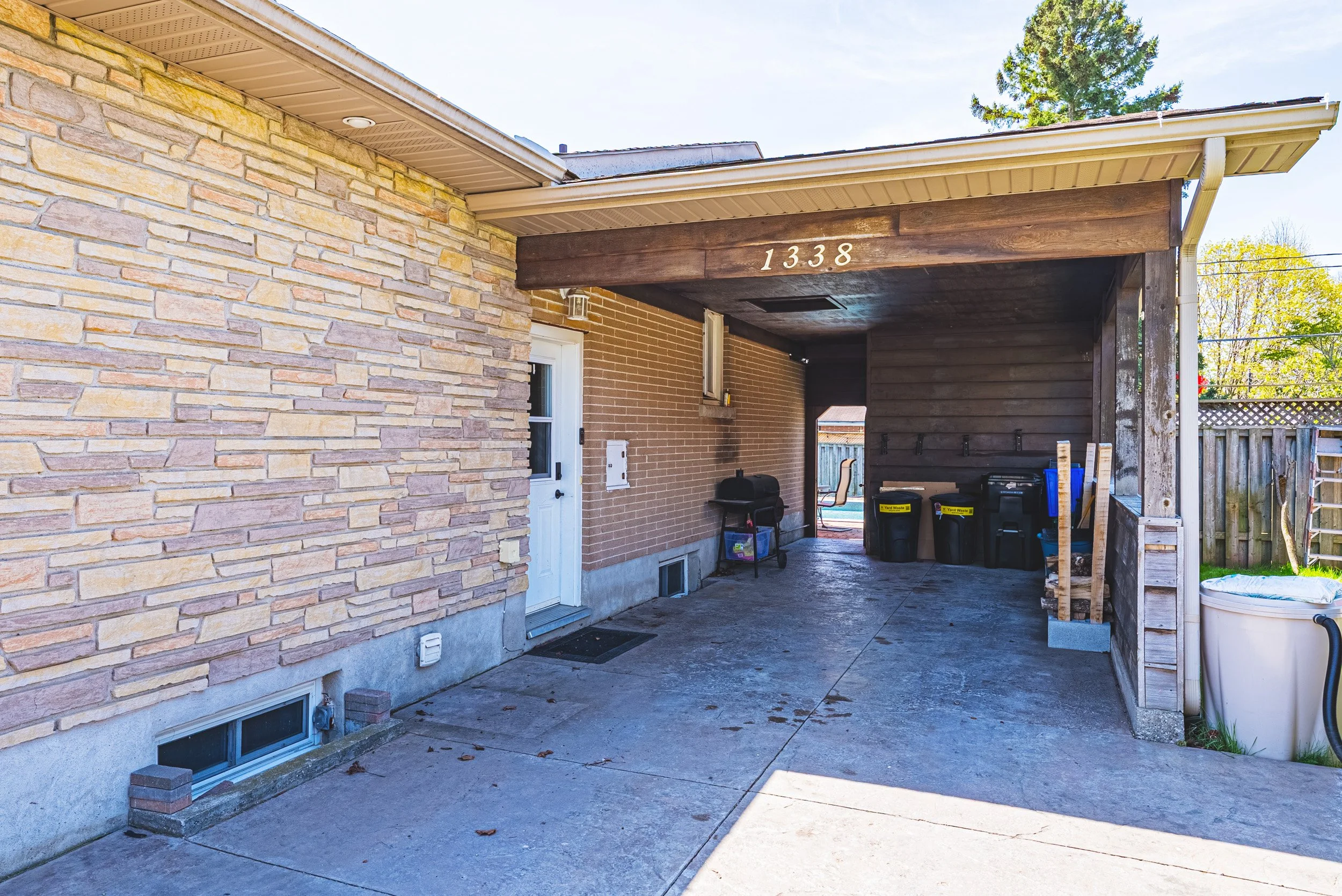 41 - 1338 Eleanor Ave, Cambridge.jpg