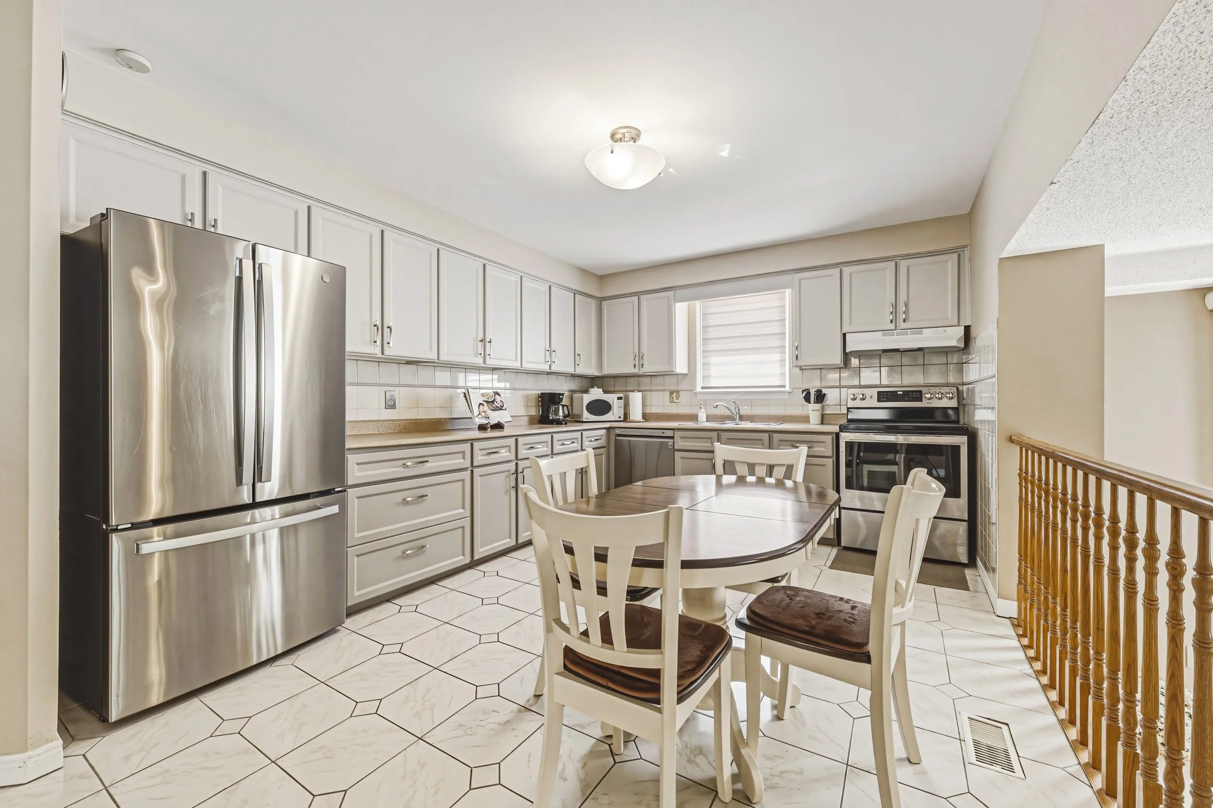 11 - 565 Stone Church Rd W, Hamilton.jpg