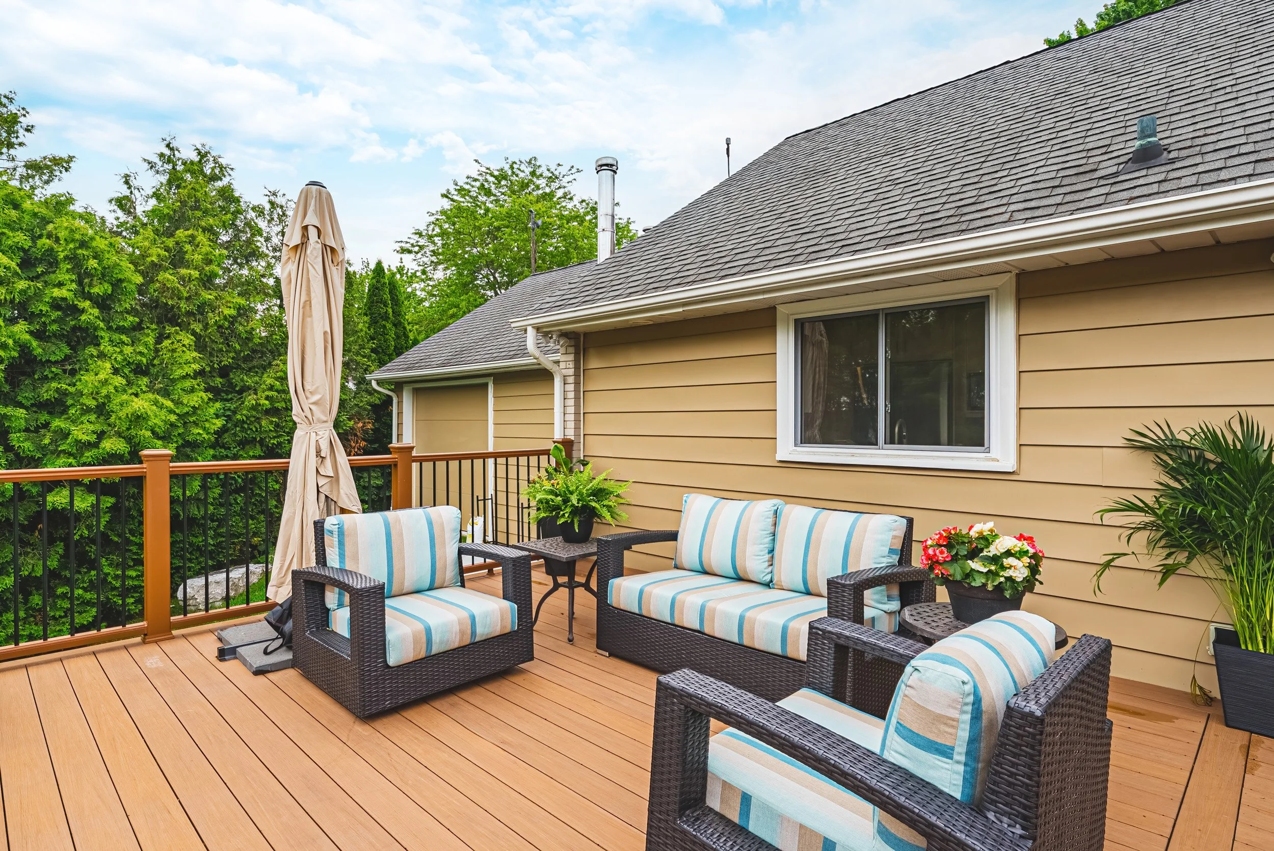 45 - 4897 Victoria Ave N, Vineland Station.jpg