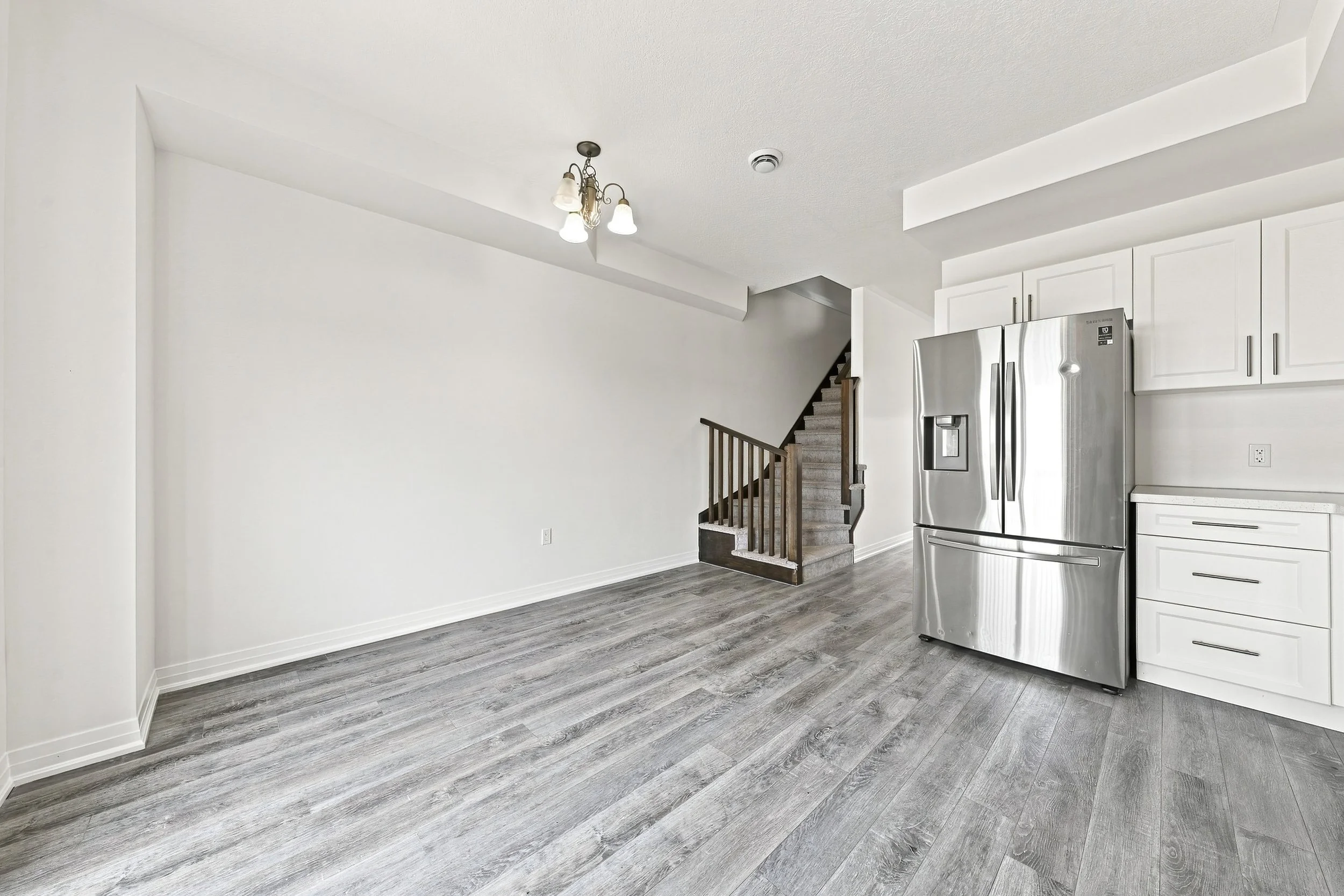12 - 94 Laguna Village Cres, Hamilton.jpg