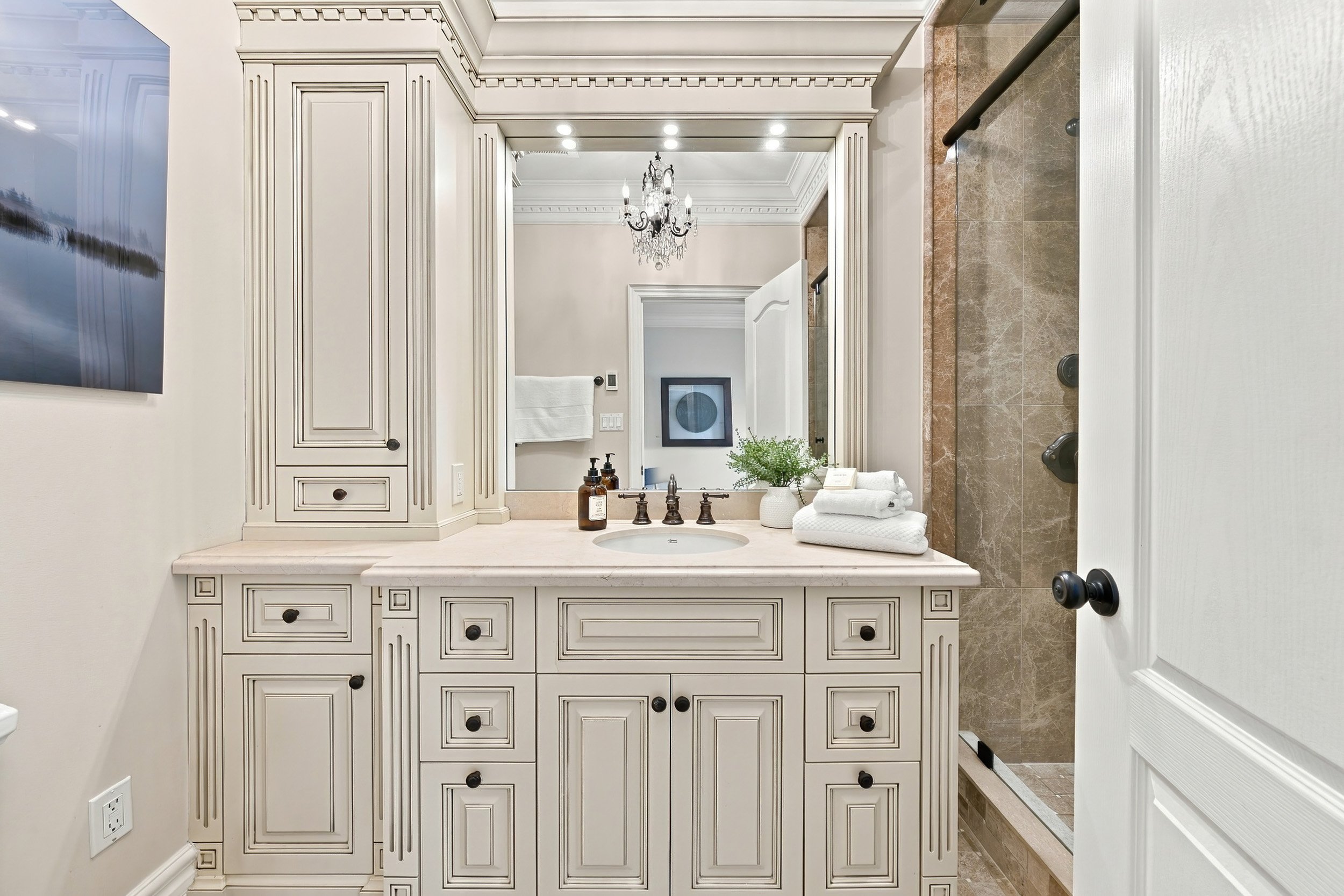 43 - 3021 Woodland Park Dr, Burlington.jpg