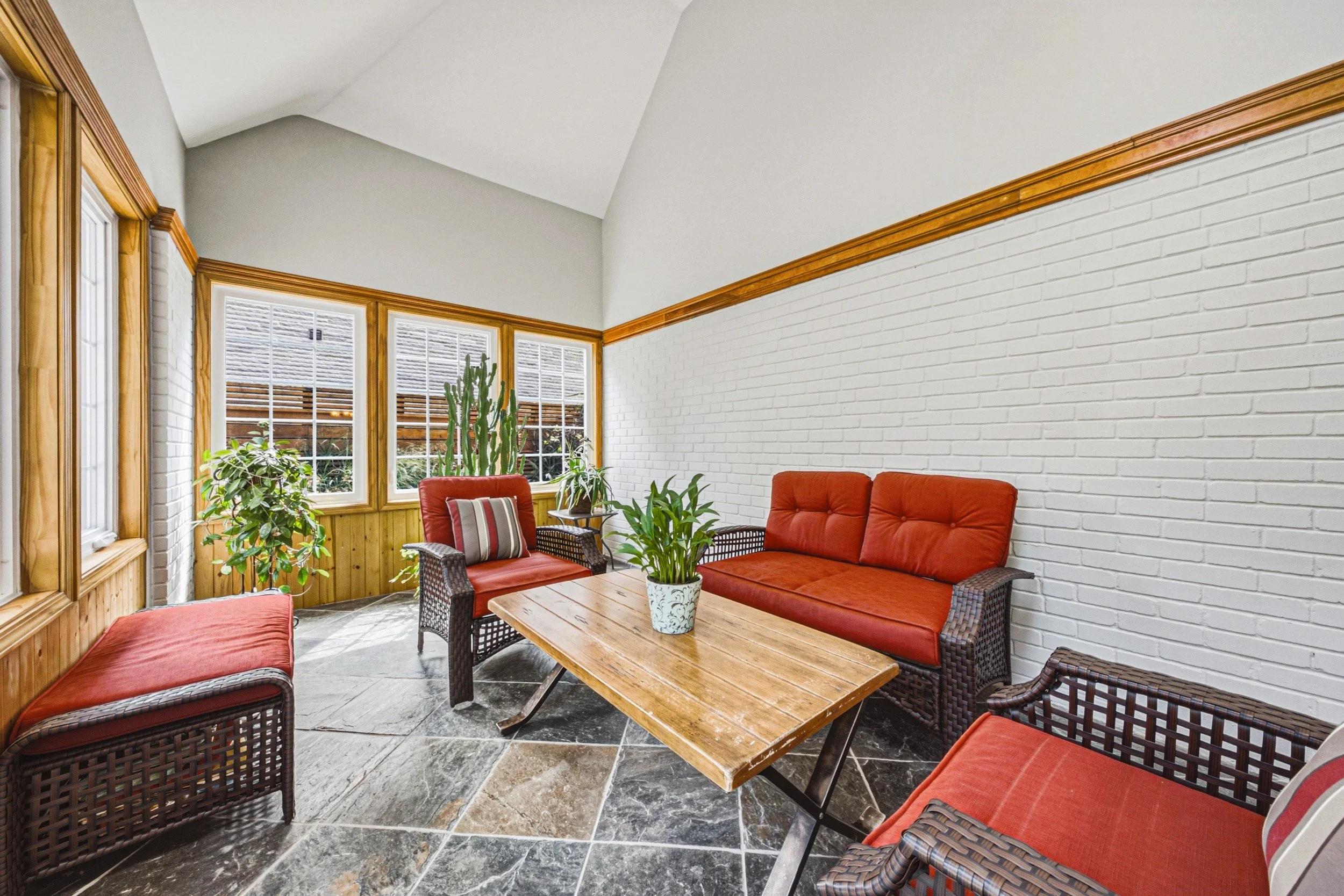 13 - 471 The Kingsway, Etobicoke.jpg