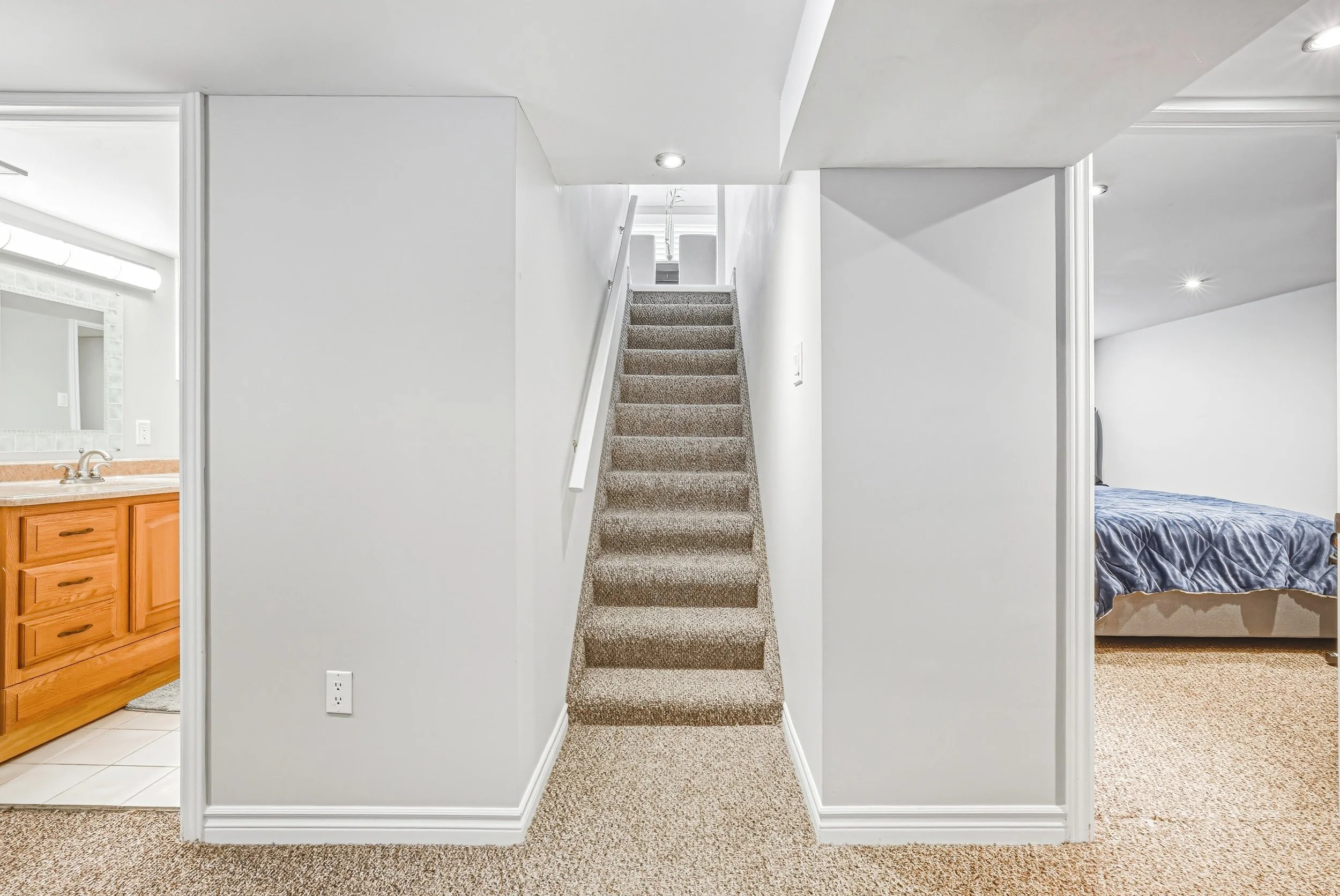 22 - 165 E 38th St, Hamilton.jpg