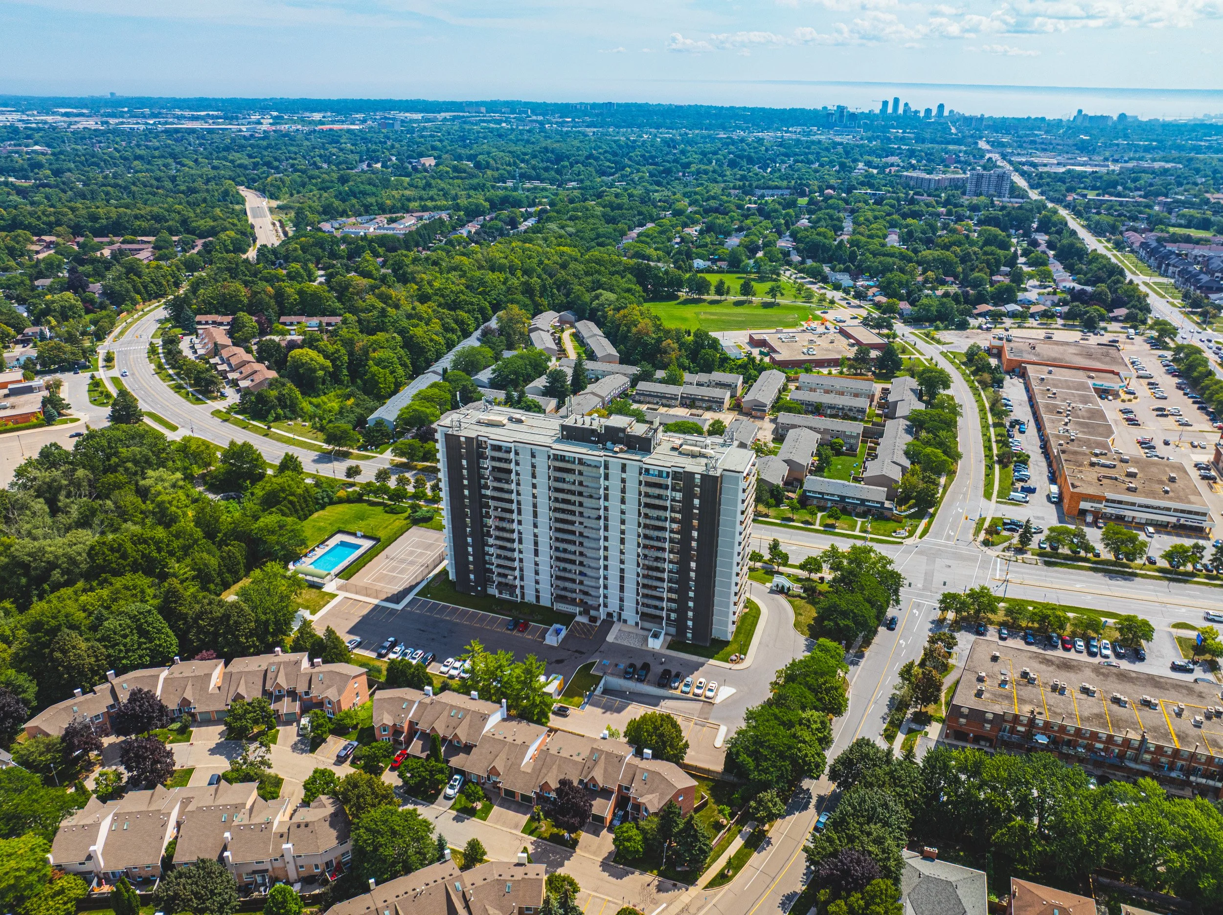 2 - 2055 Upper Middle Rd #1507, Burlington.jpg