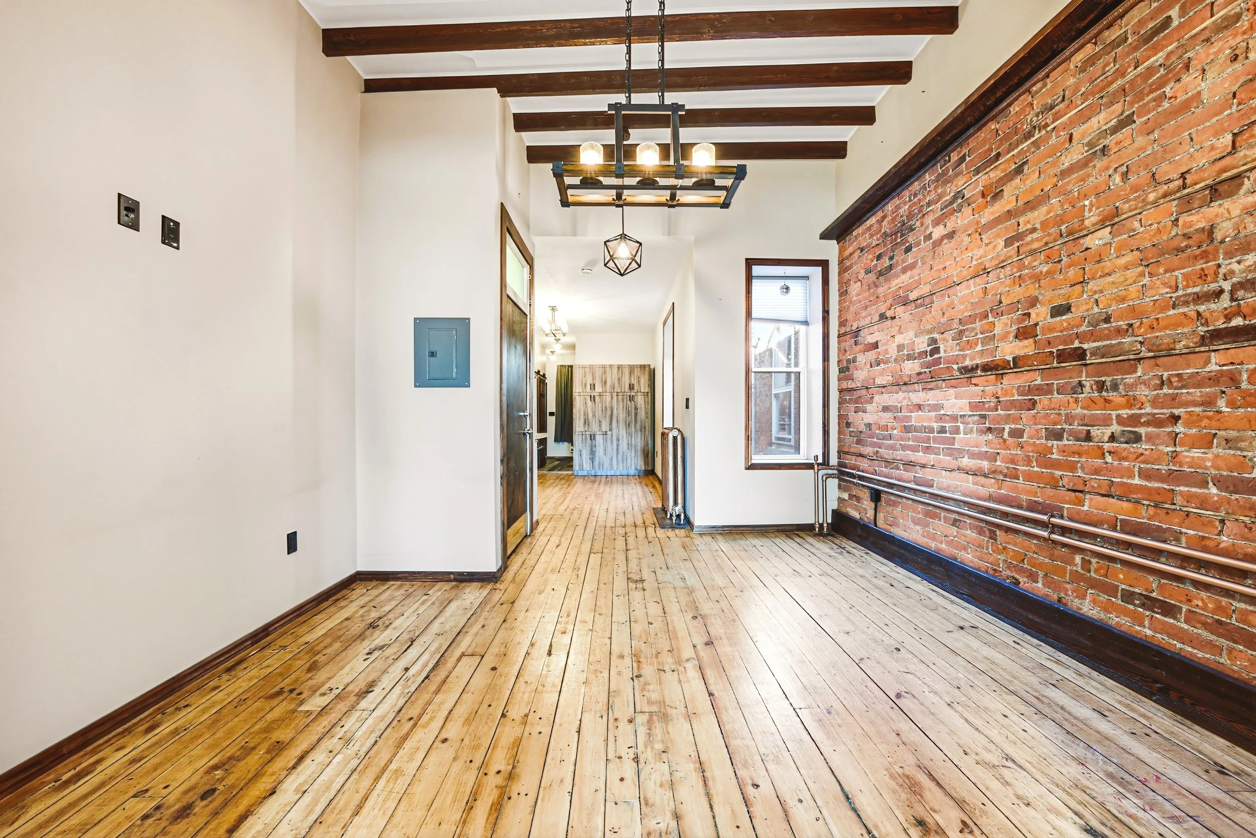 36 - 595 King St E, Hamilton.jpg