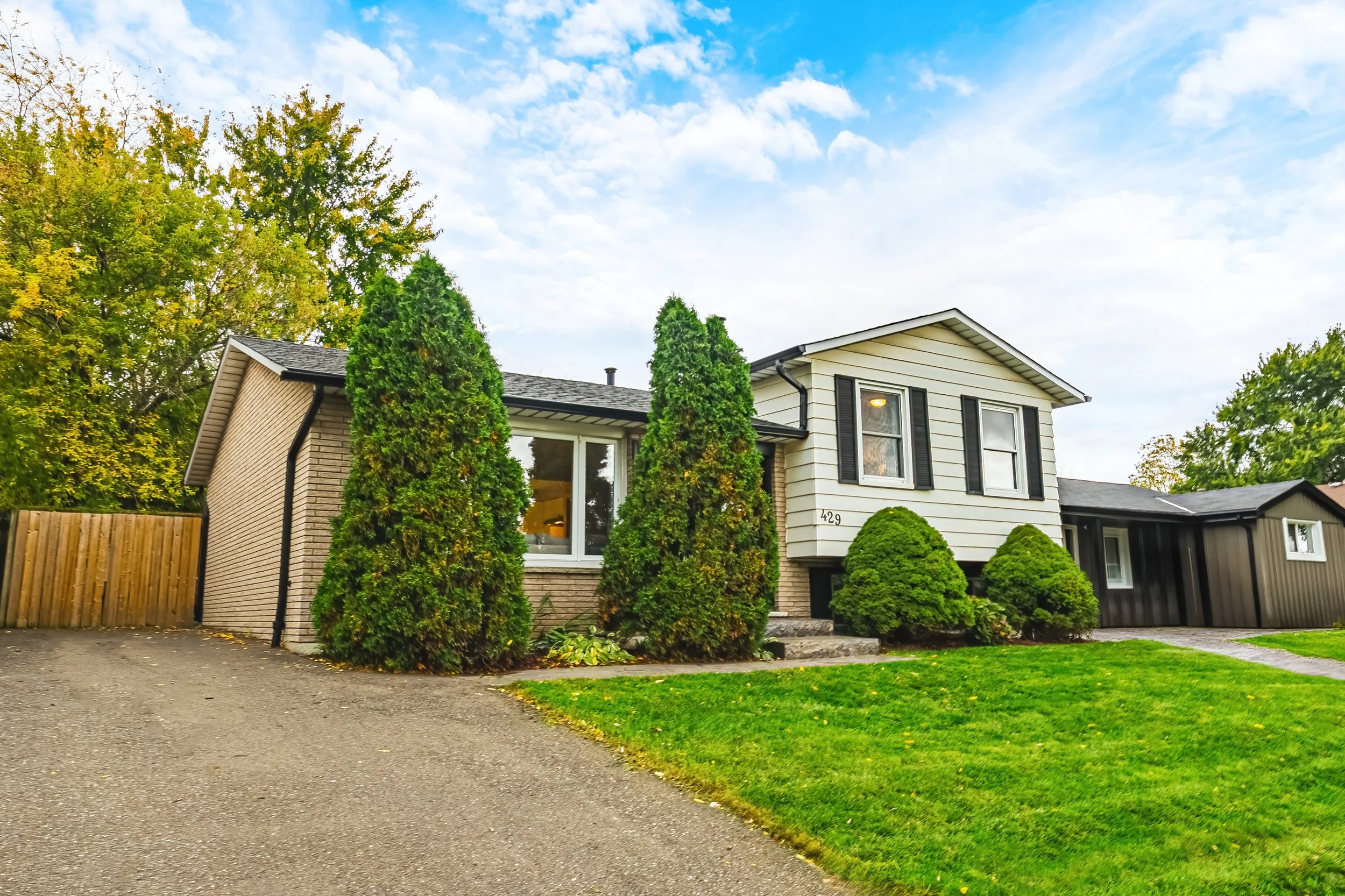 5 - 429 Limeridge Rd W, Hamilton.jpg