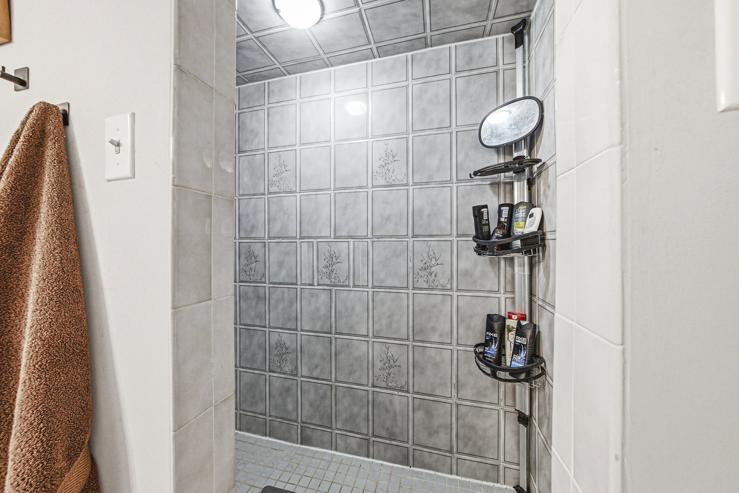 28 - 1338 Eleanor Ave, Cambridge.jpg