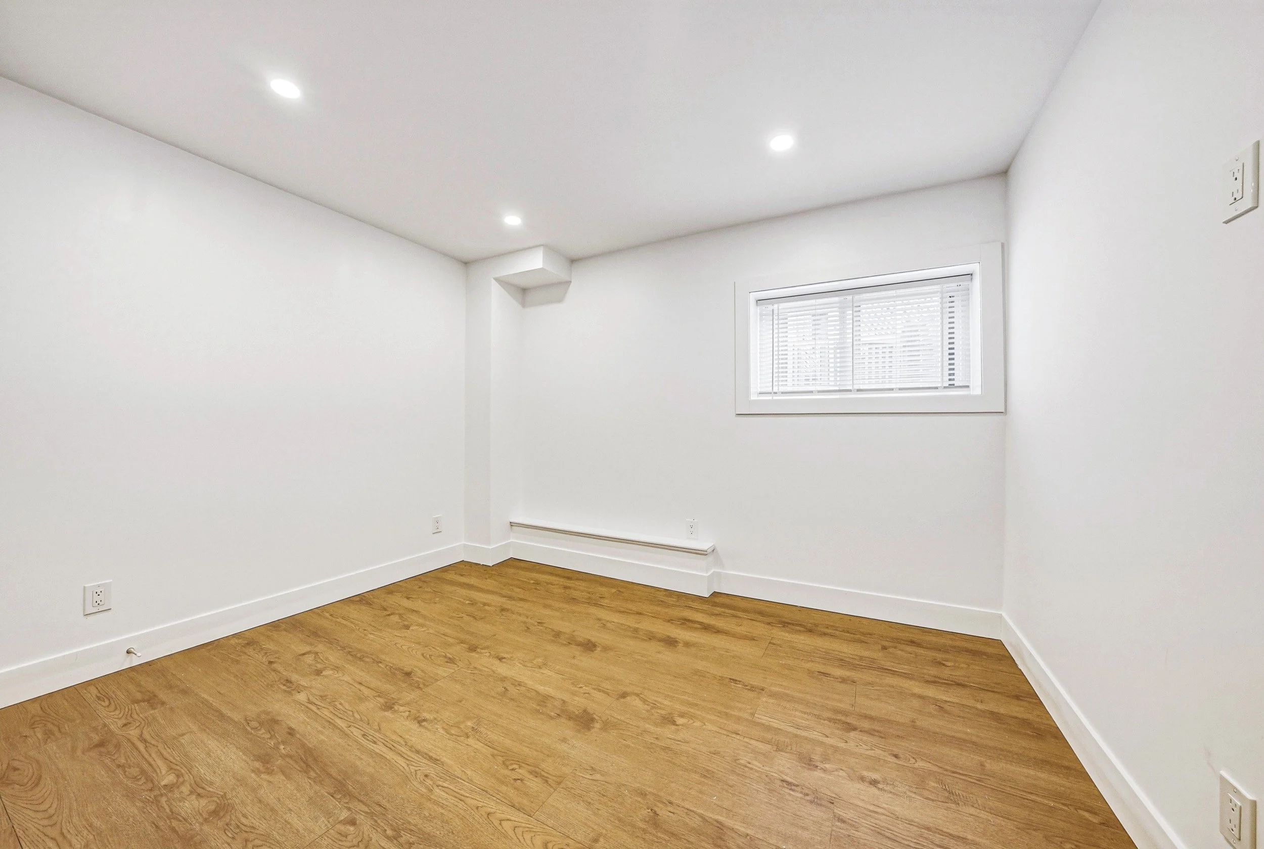 39 - 68 Vansitmart Ave, Hamilton.jpg