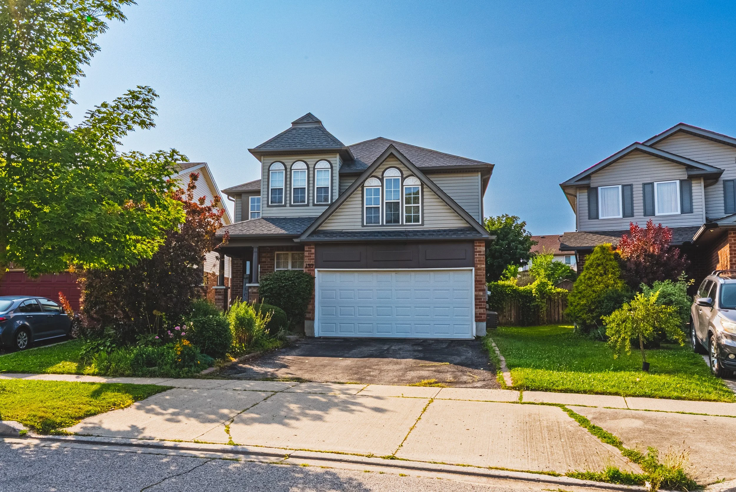 3 - 140 Country Club Dr, Cambridge.jpg