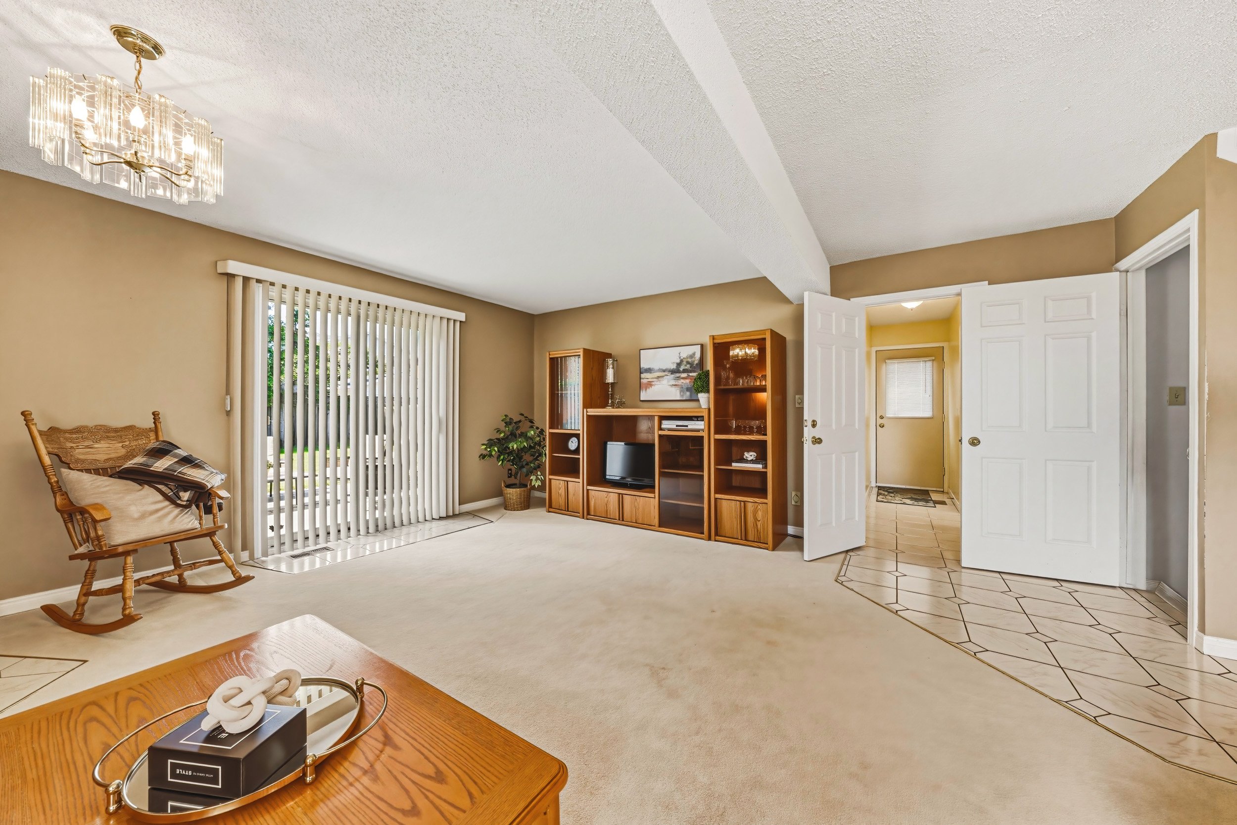 24 - 565 Stone Church Rd W, Hamilton.jpg