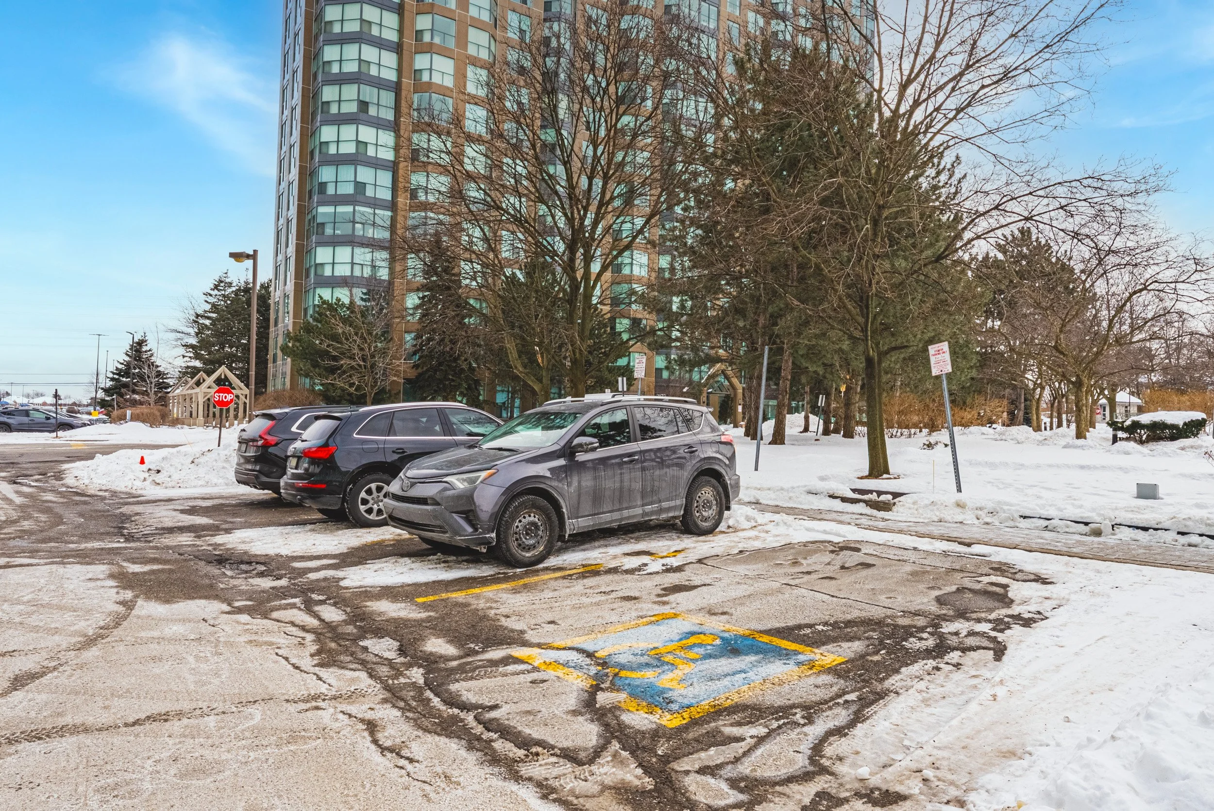 56 - 2155 Burnhamthorpe Rd W #1904, Mississauga.jpg