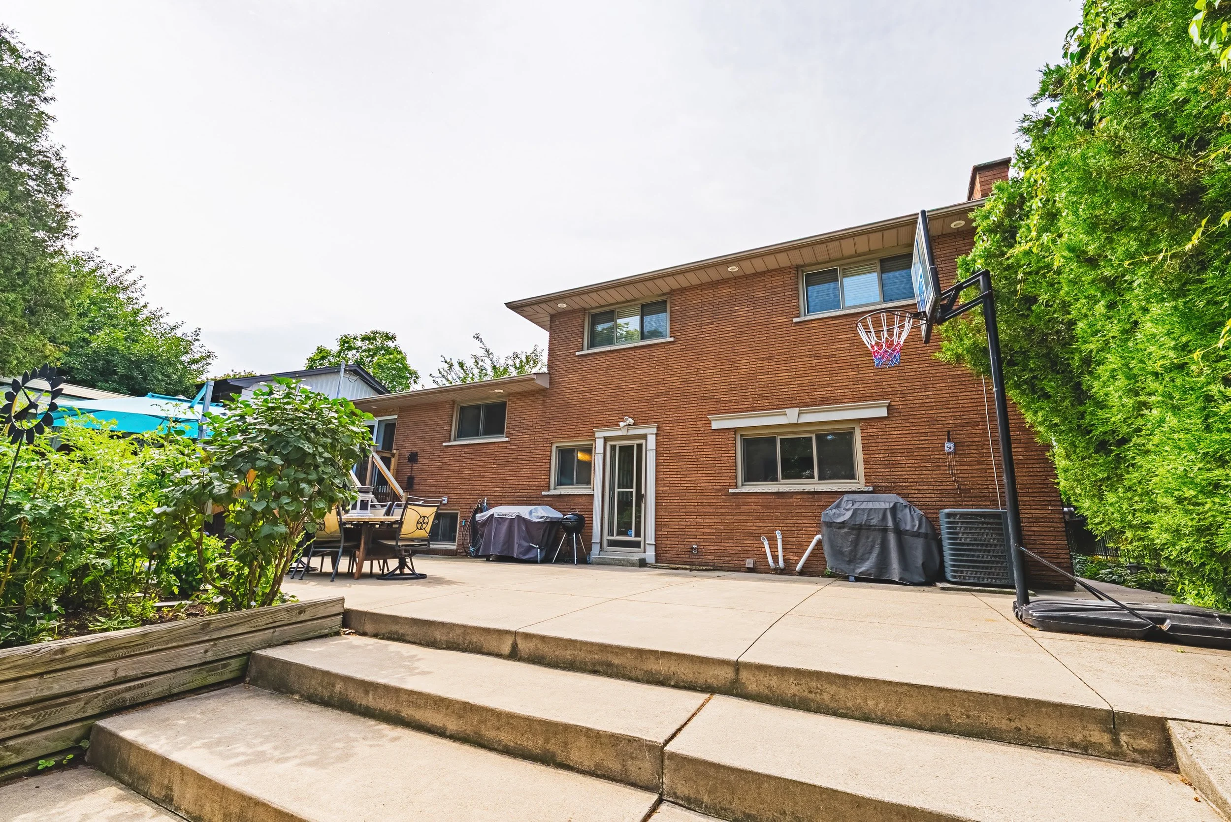42 - 364 Fennell Ave W, Hamilton.jpg
