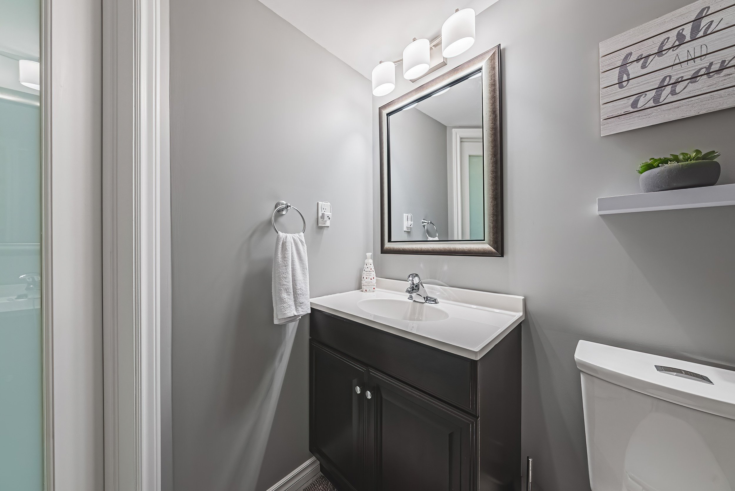 40 - 142 Bradley Ave, Binbrook.jpg