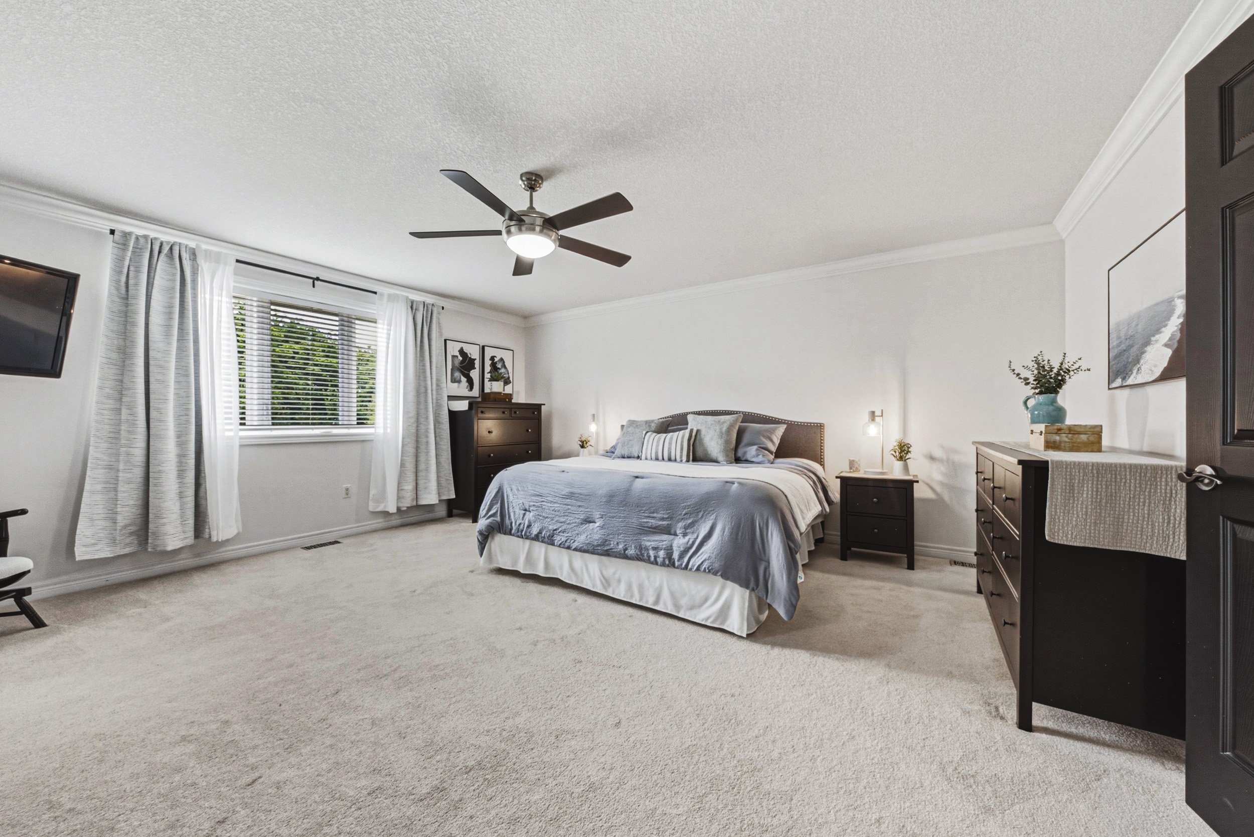 32 - 20 Degrow Cres, Binbrook.jpg
