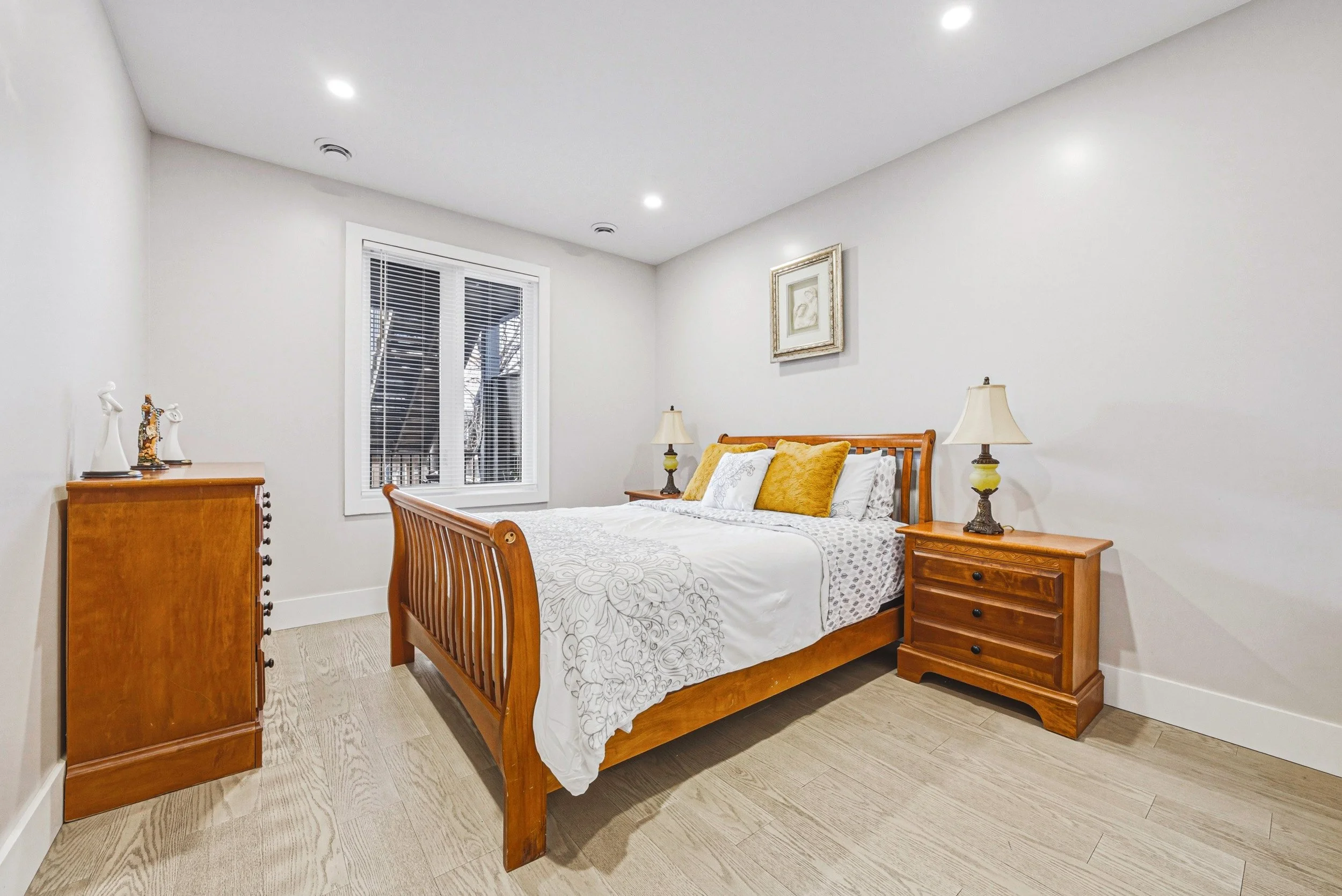 15 - 68 Vansitmart Ave, Hamilton.jpg