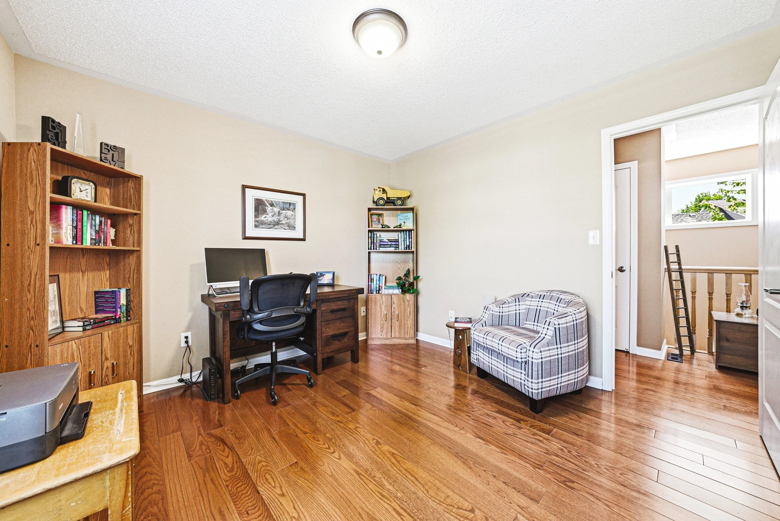22 - 1588 Ramshaw Cres, Milton.jpg