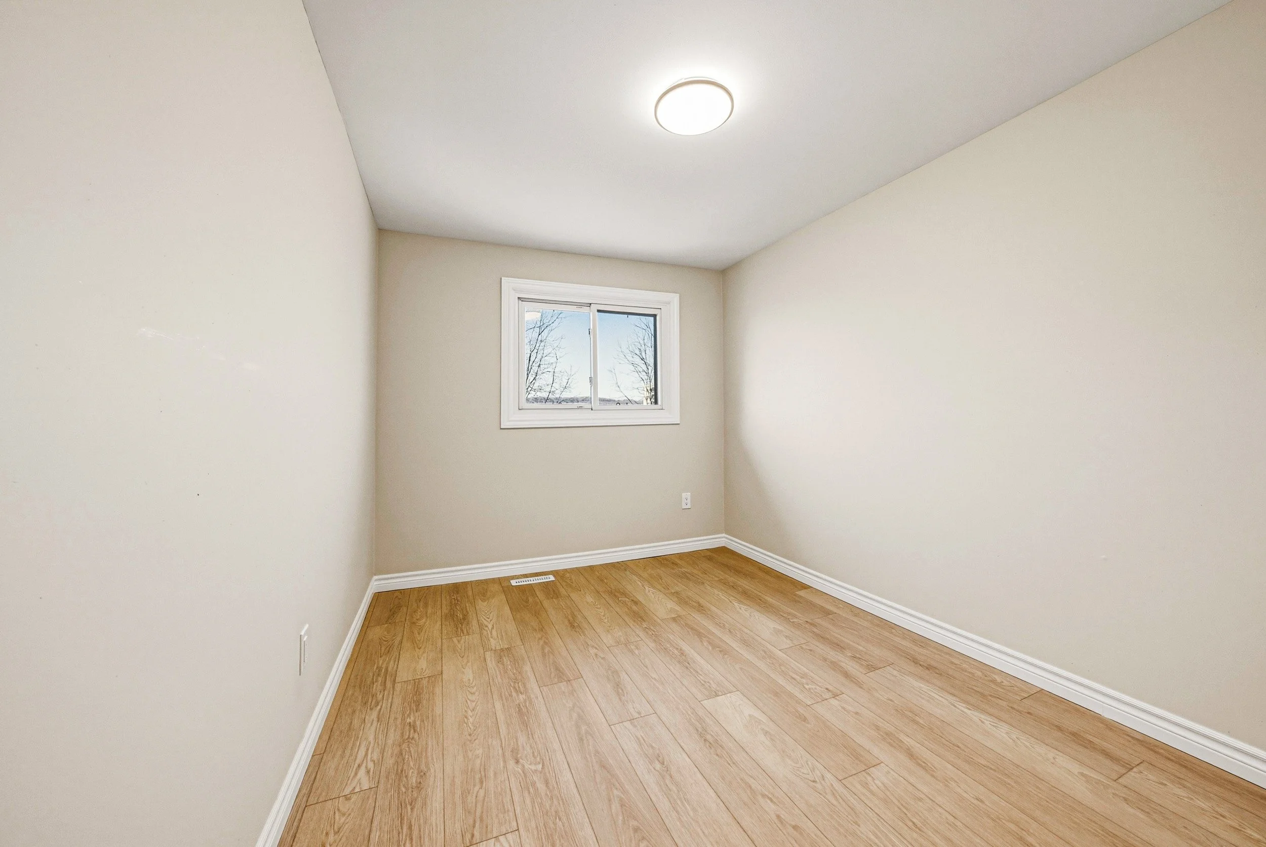 22 - 2-64 Bronte St, Milton.jpg