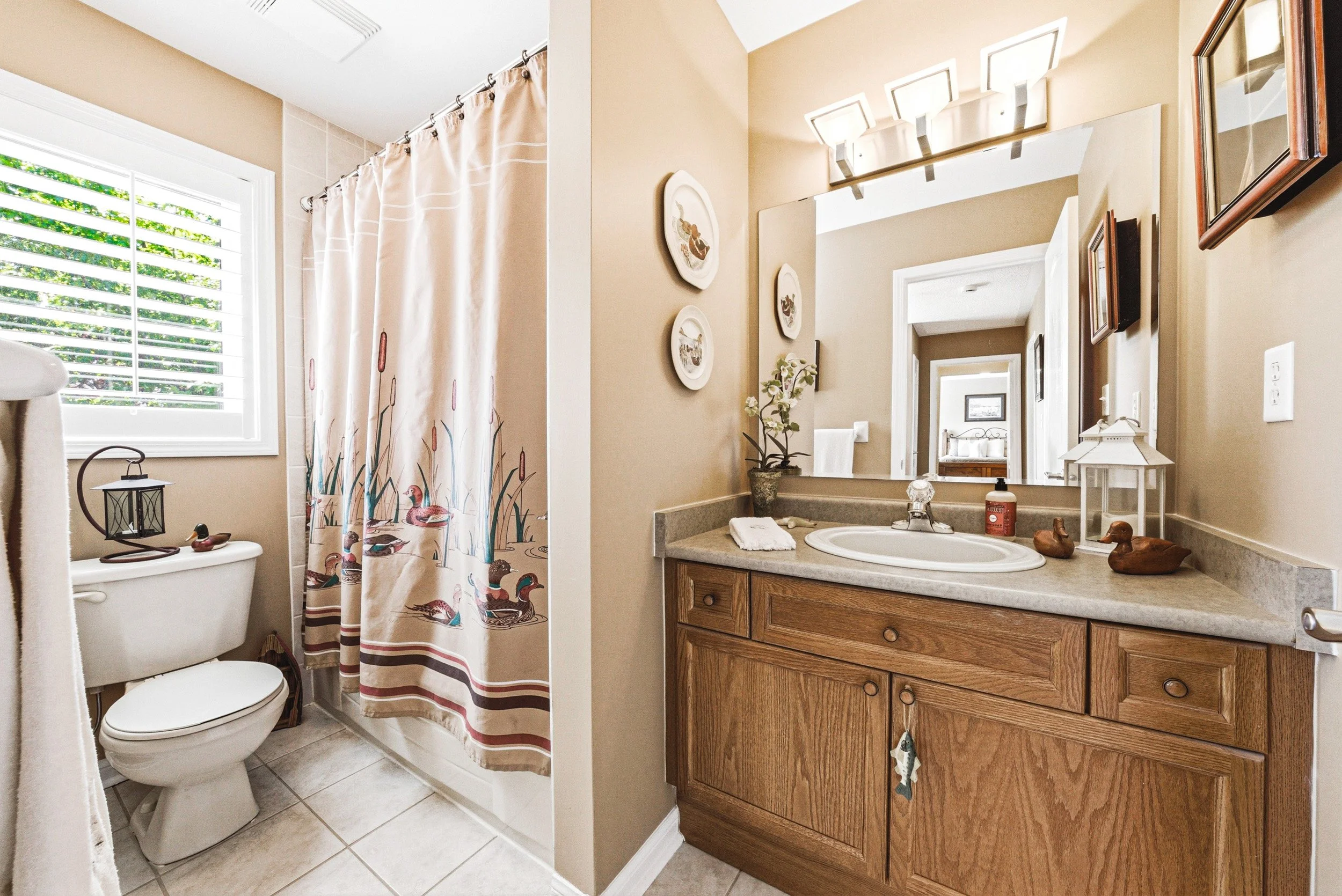 19 - 1588 Ramshaw Cres, Milton.jpg