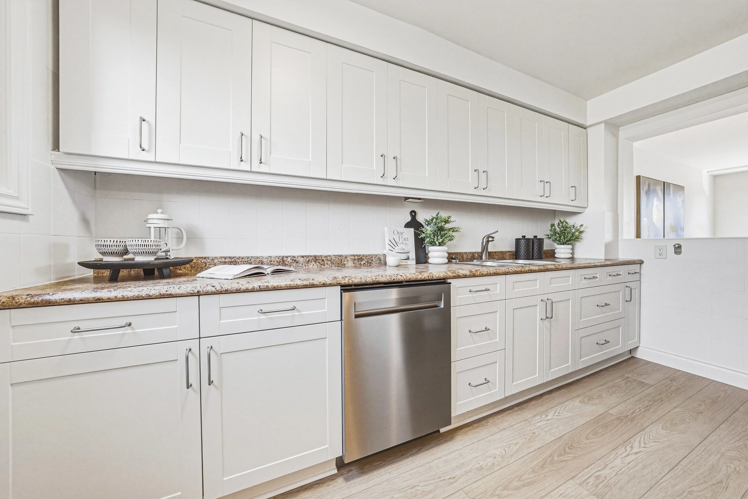 14 - 2-64 Bronte St, Milton.jpg