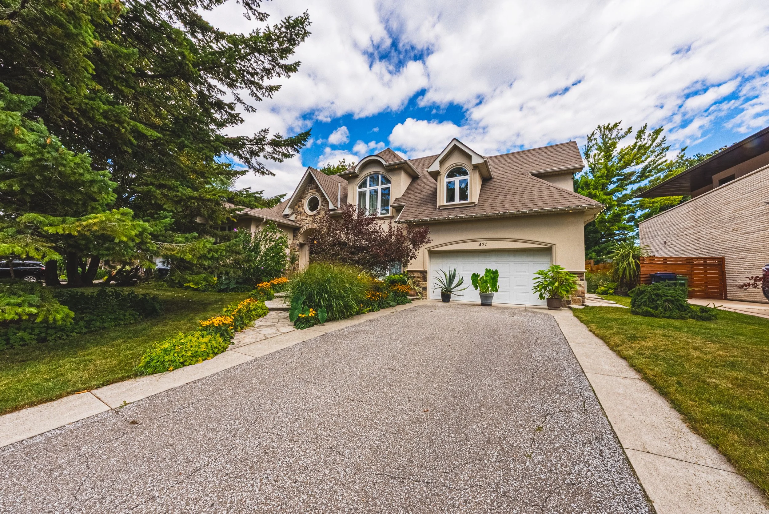 2 - 471 The Kingsway, Etobicoke.jpg