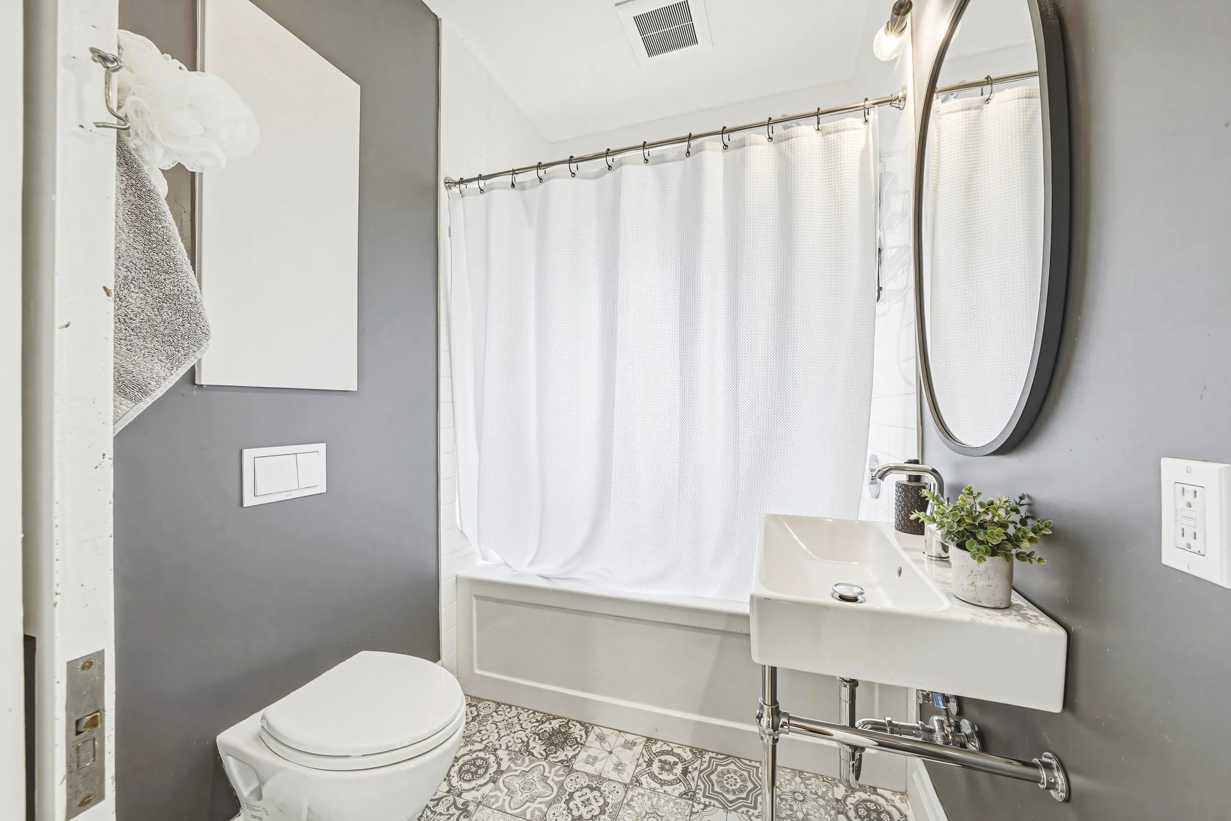 20 - 6 Nelles Blvd, Grimsby.jpg