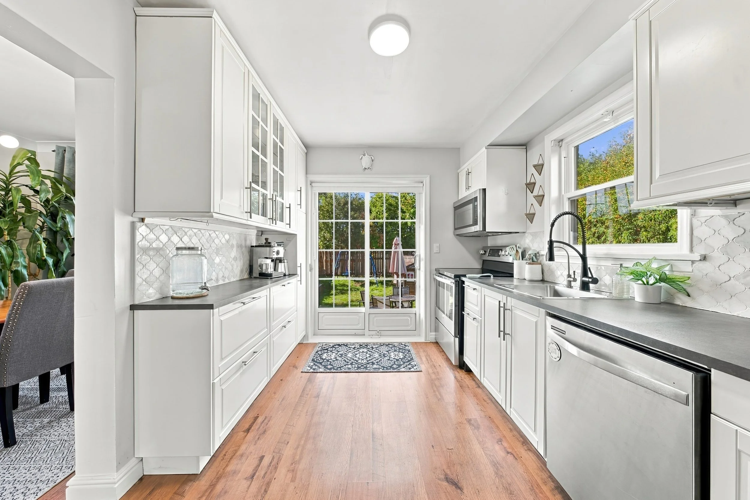 15 - 2301 Barclay Rd, Burlington.jpg