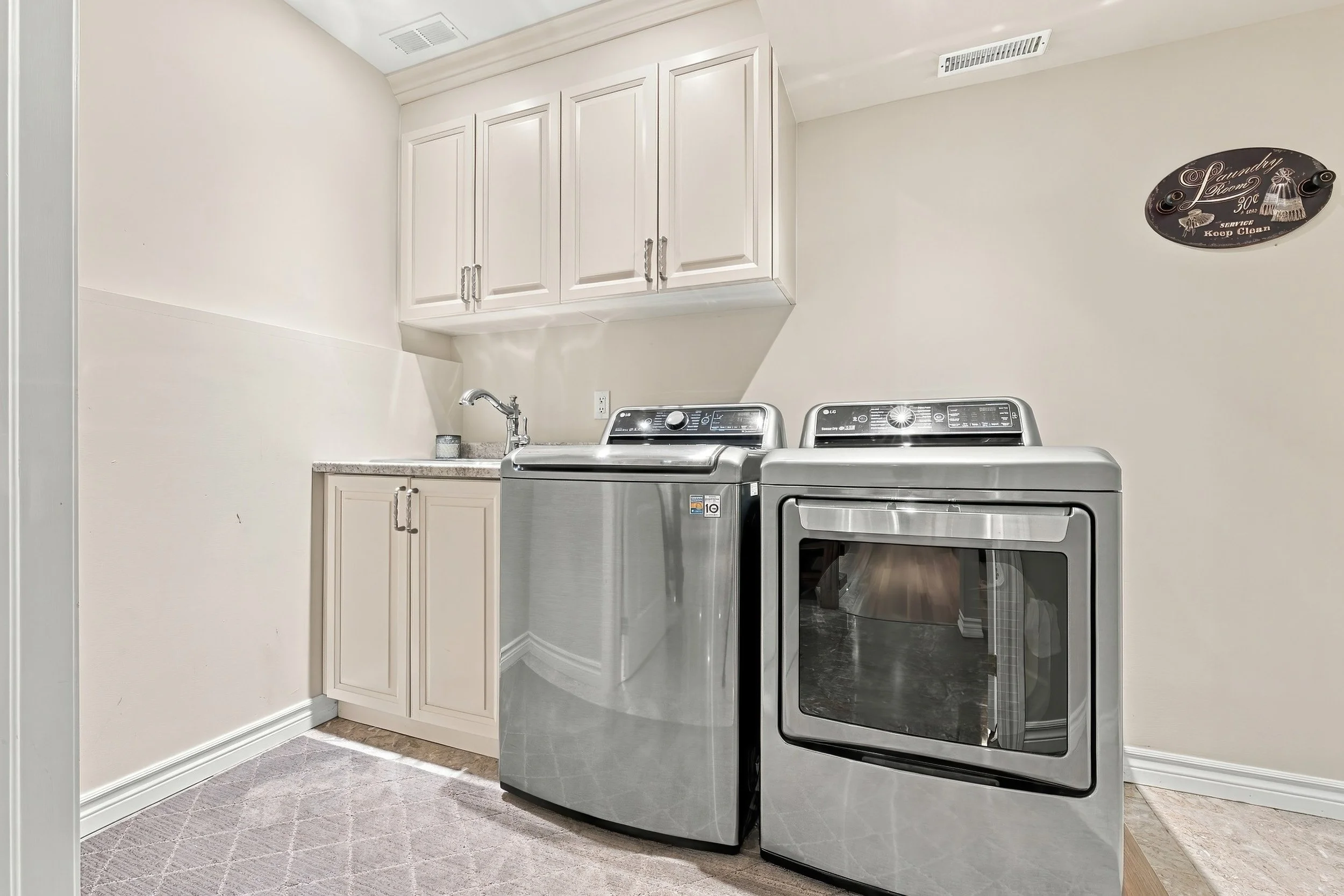 55 - 3021 Woodland Park Dr, Burlington.jpg