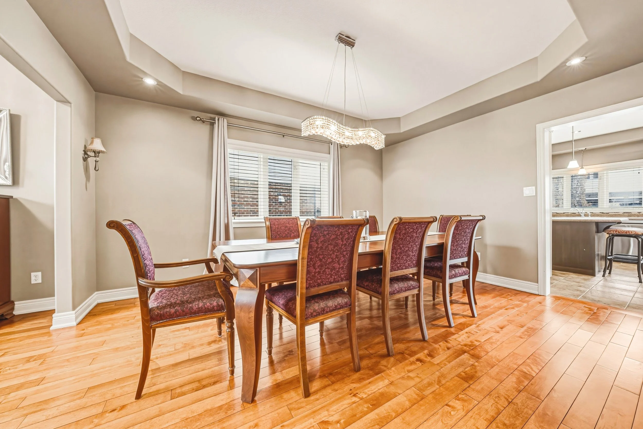 7 - 120 Valiant Cir, Binbrook.jpg