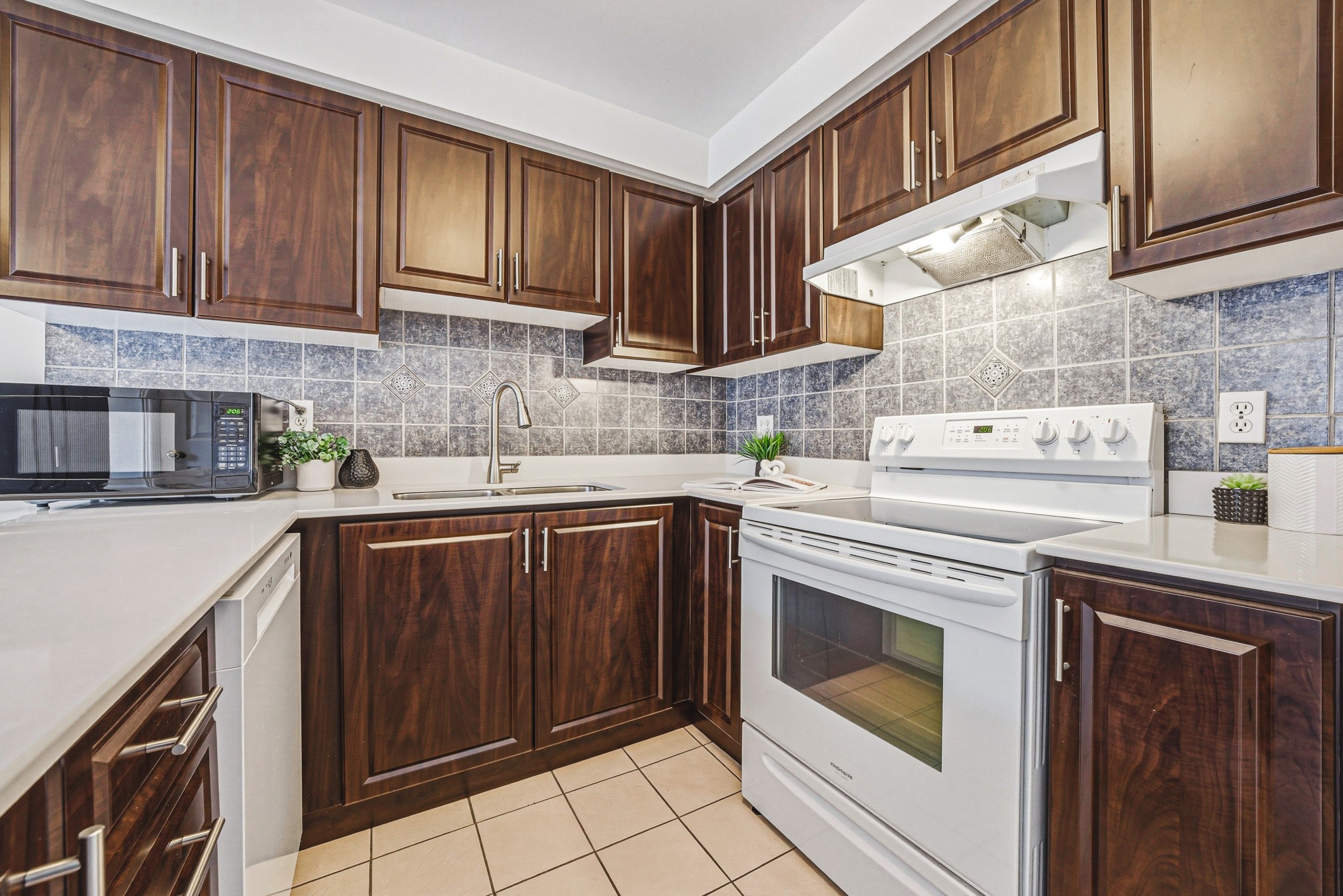 13 - 3140 Fith Line #28, Mississauga.jpg