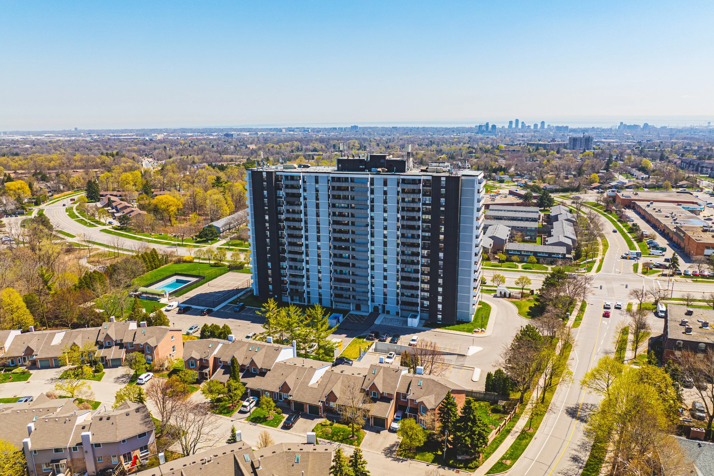 3 - 2055 Upper Middle Rd #705, Burlington.jpg