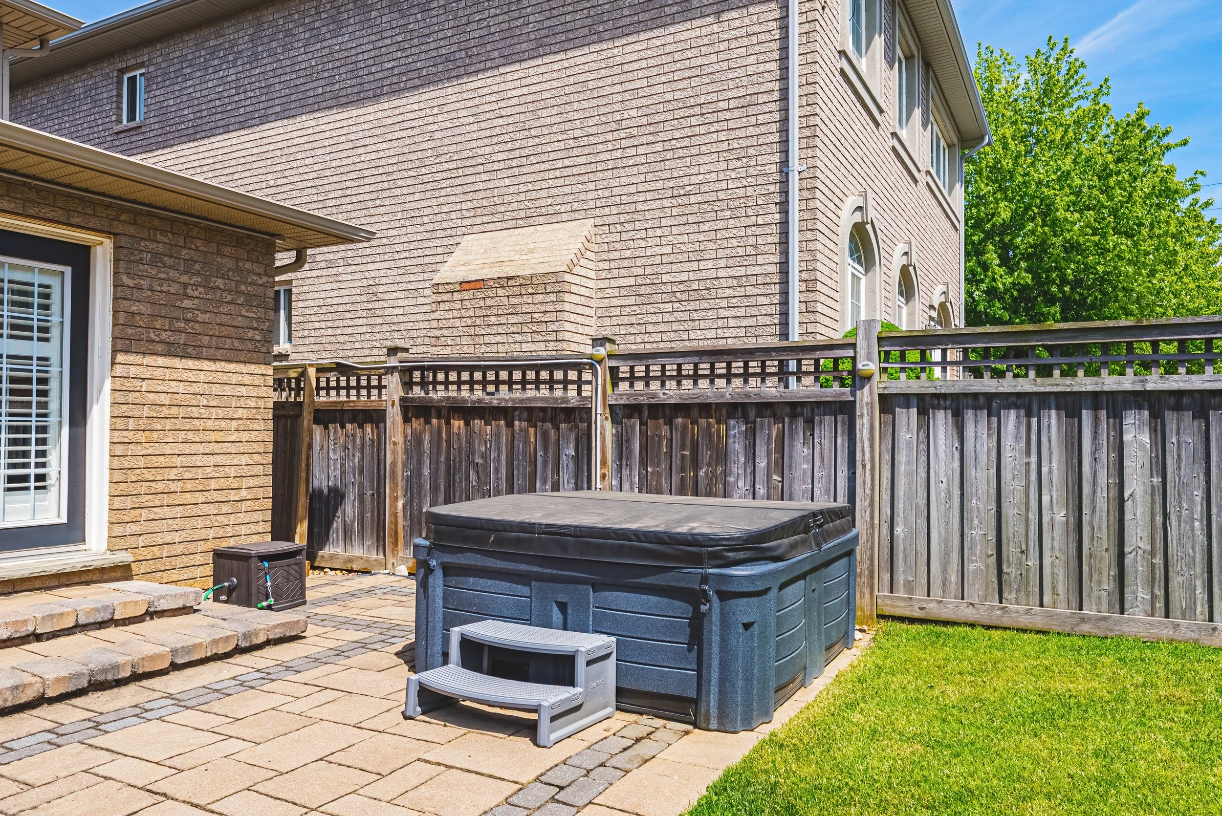 37 - 7 Camp Dr, Ancaster.jpg