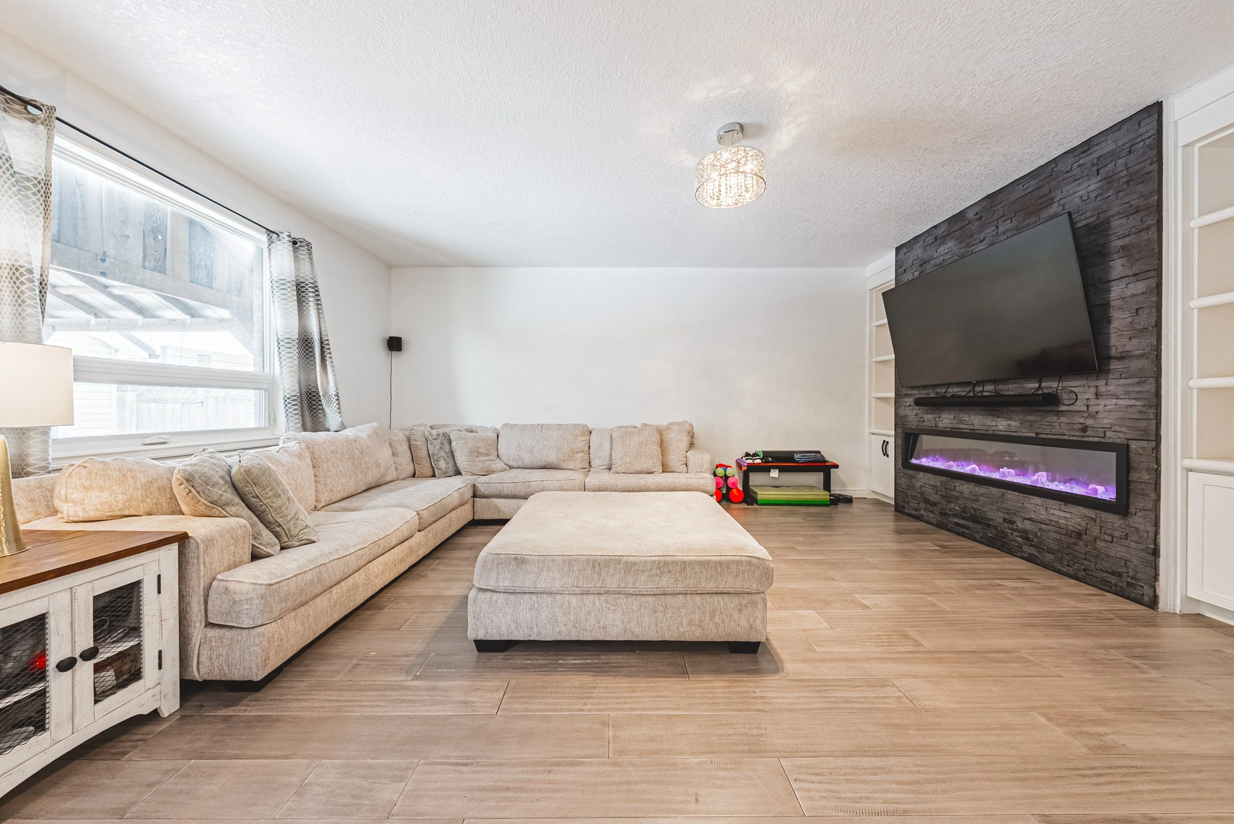 14 - 6 Second Rd W, Stoney Creek.jpg