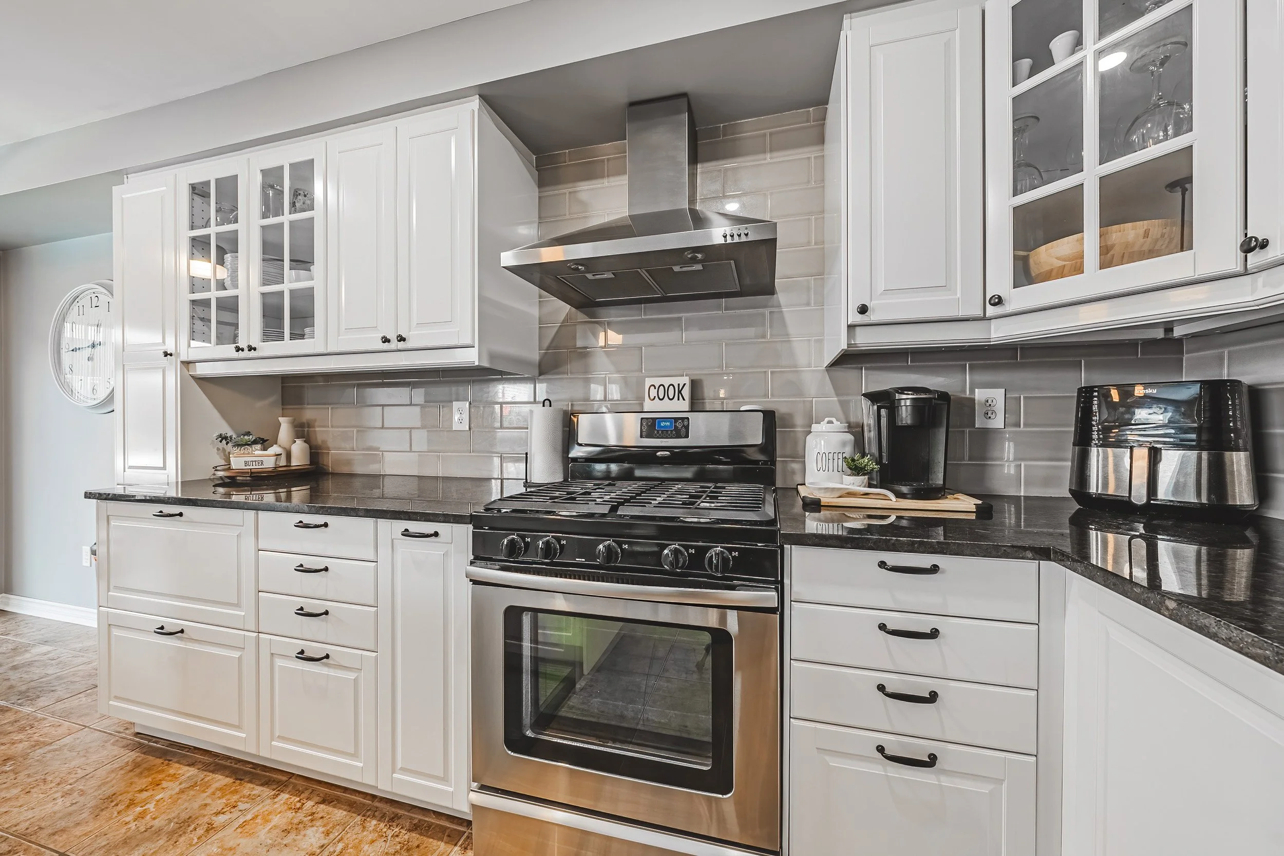 8 - 142 Bradley Ave, Binbrook.jpg