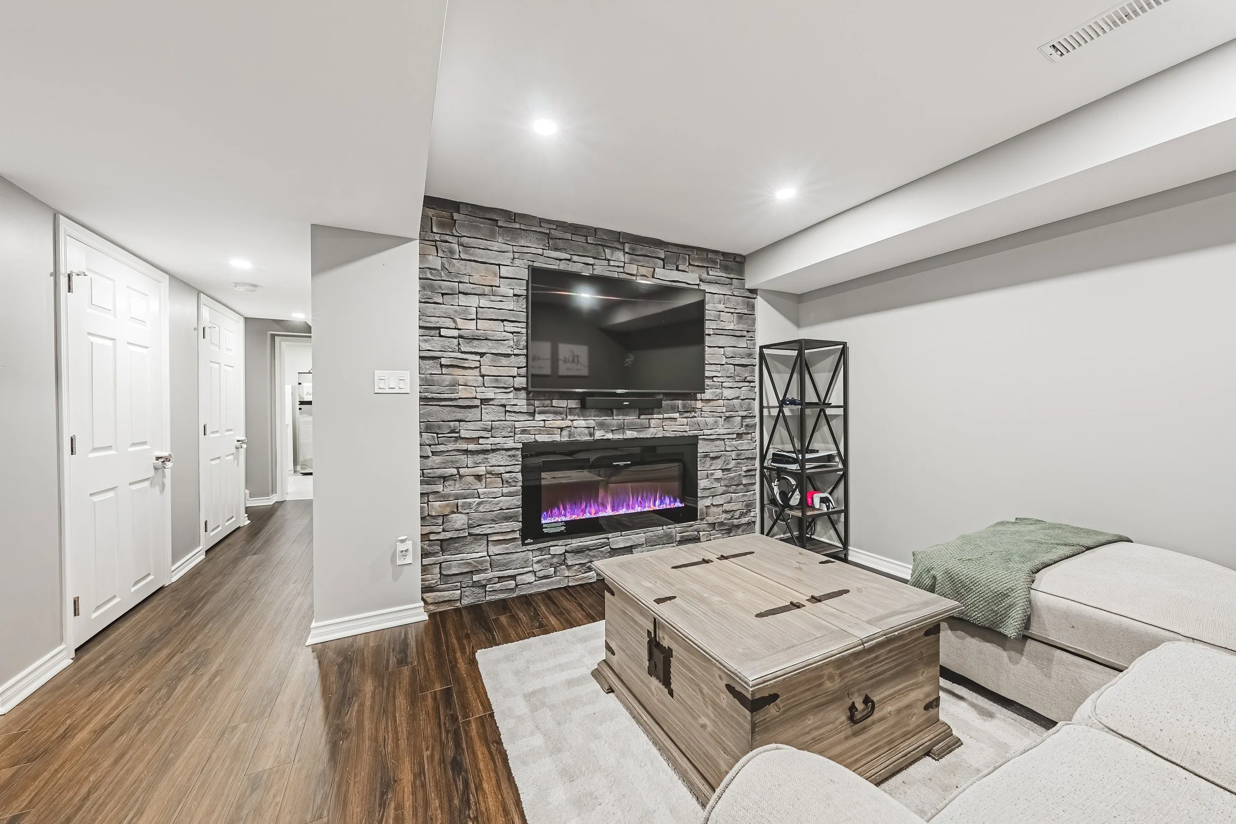 36 - 142 Bradley Ave, Binbrook.jpg