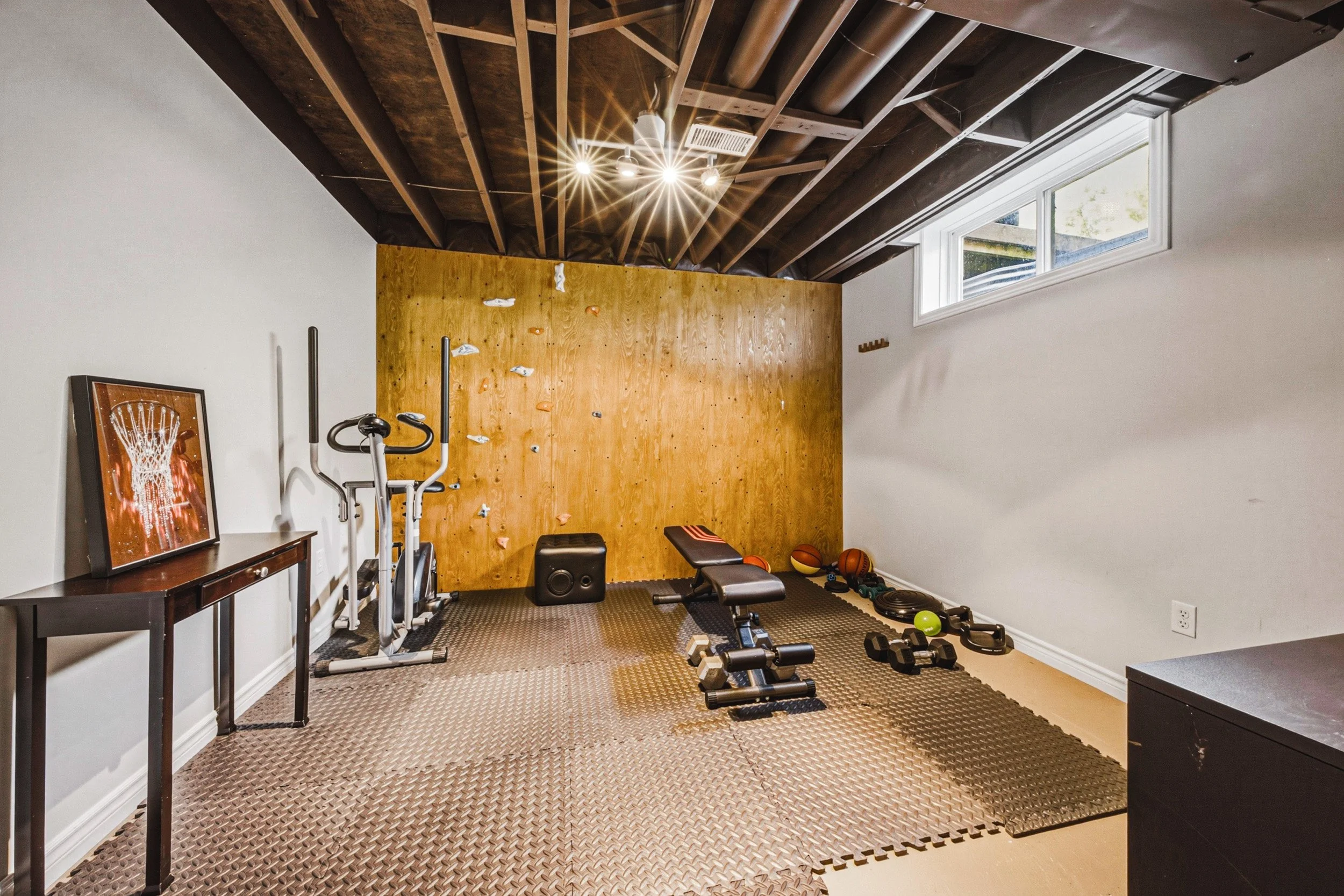 42 - 140 Country Club Dr, Cambridge.jpg