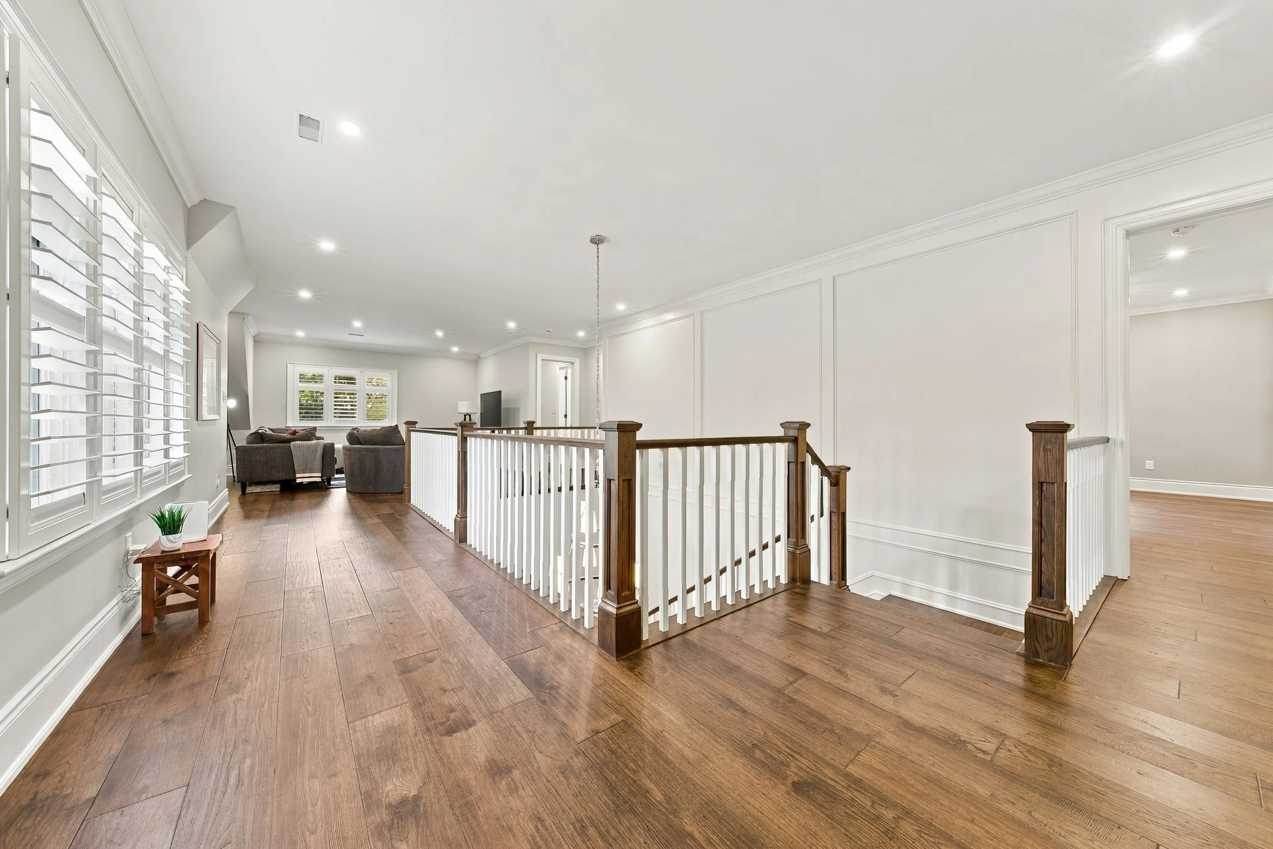 32 - 4369 Lakeshore Rd, Burlington.jpg