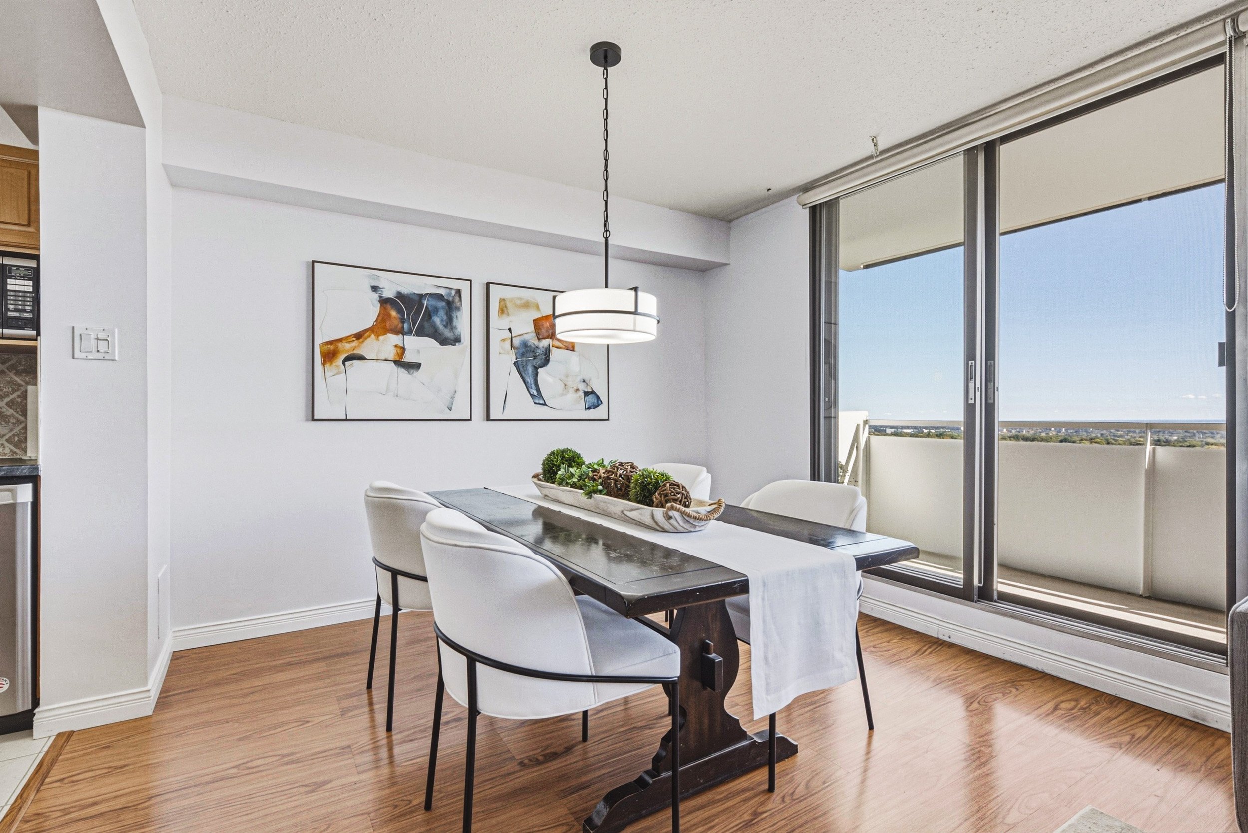 16 - 2055 Upper Middle Rd #1105, Burlington.jpg